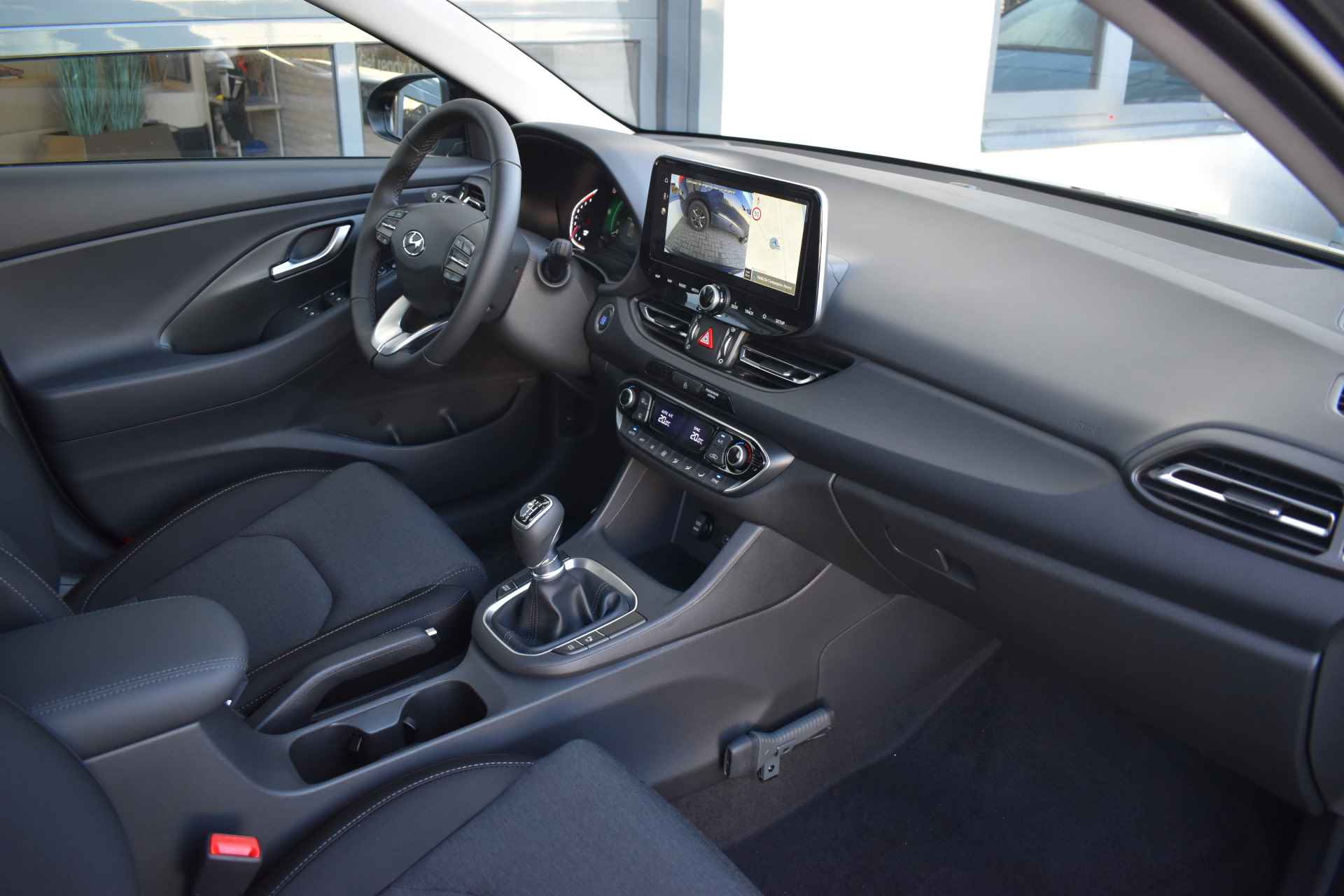 Hyundai i30 Wagon 1.0 T-GDi MHEV Comfort Smart VAN €34.140,- VOOR €31.130,- - 4/26