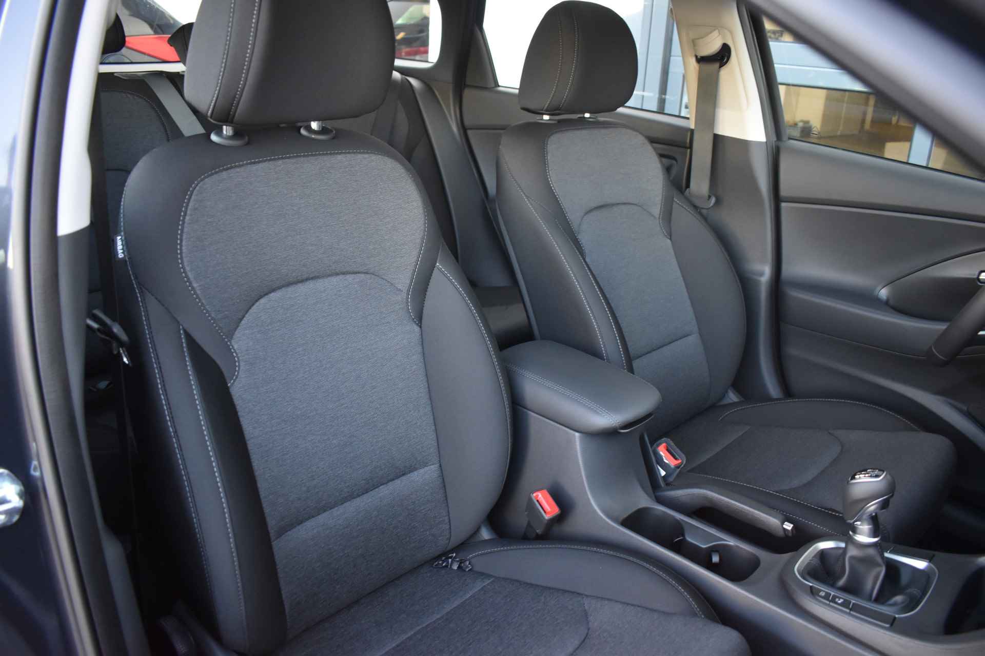 Hyundai i30 Wagon 1.0 T-GDi MHEV Comfort Smart VAN €34.140,- VOOR €31.130,- - 20/26