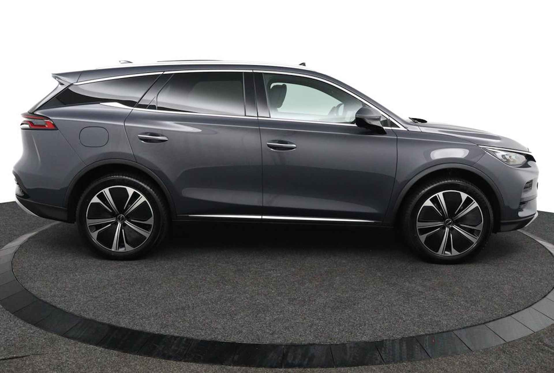 BYD TANG Flagship 108.8 kWh Demo|7 persoons|530 km|21” lichtmetalen velgen|Automaat| - 13/56