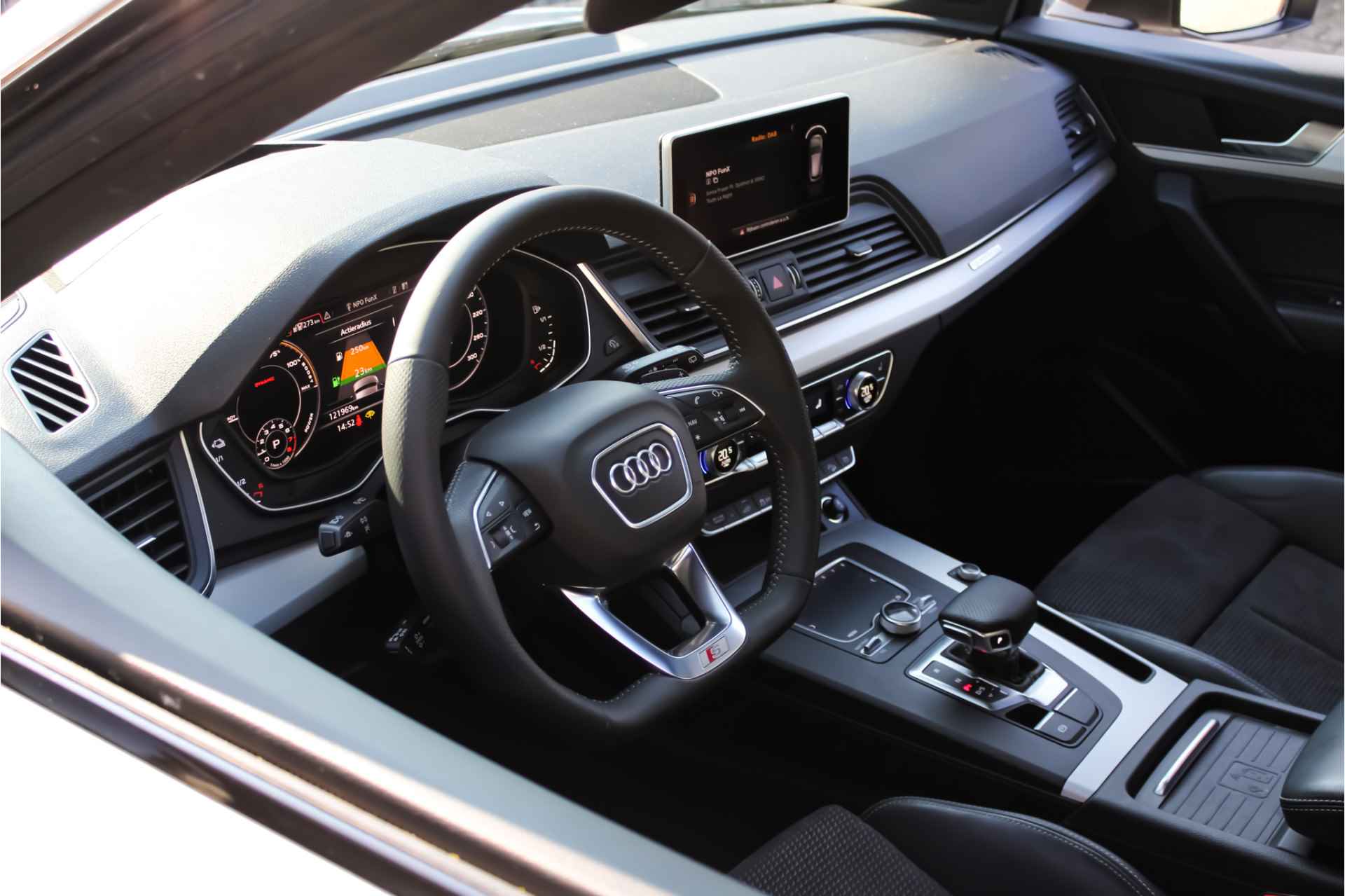 Audi Q5 55TFSIe Quattro S-Edition | VOL! | | Pano | Sfeer | B&O - 21/40