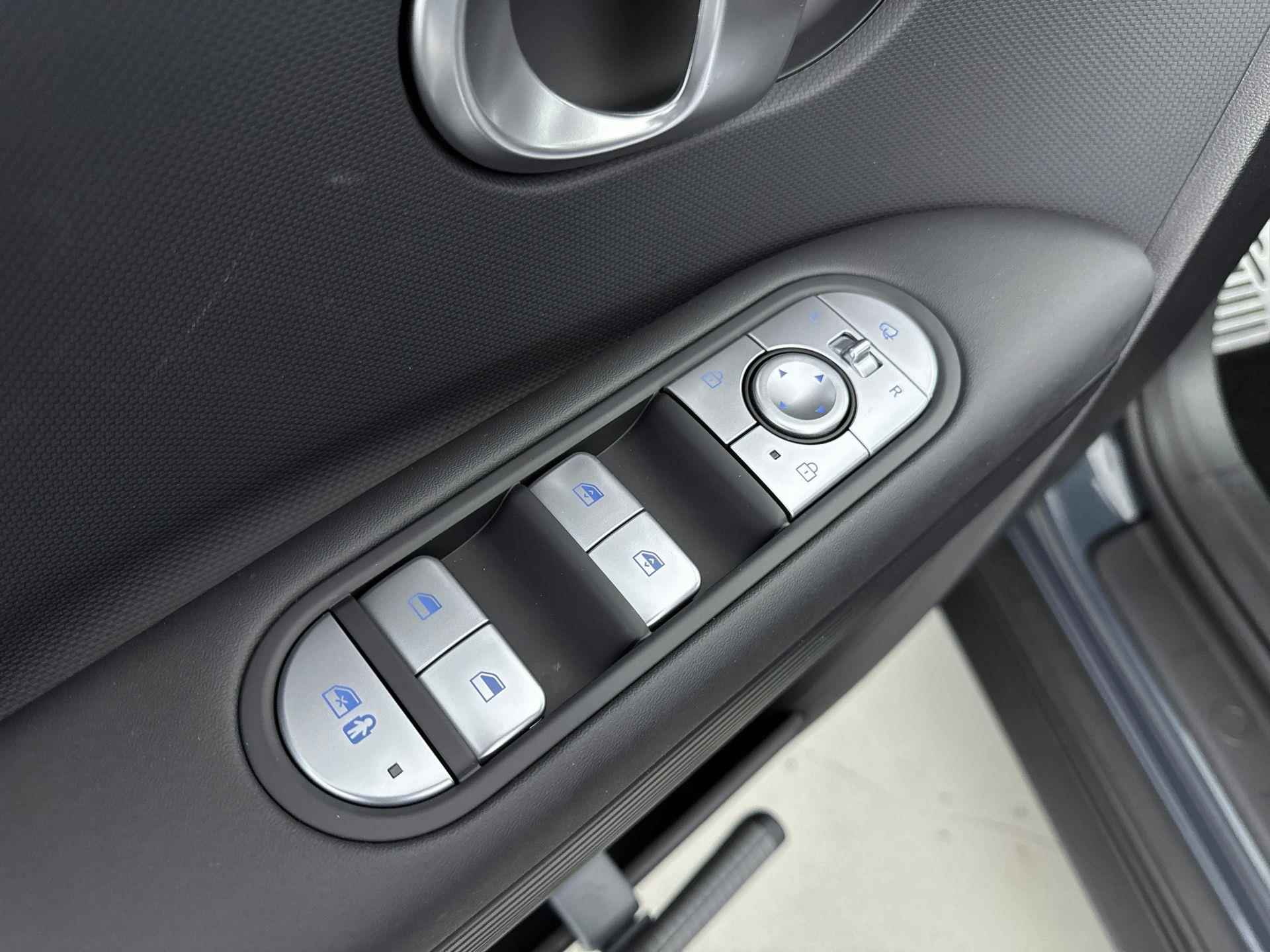 Hyundai IONIQ 5 77 kWh Connect | Incl. €3000,- Smart Bonus! | Stoel + stuurverwarming | V2L | El. bed. achterklep | Camera | - 19/26