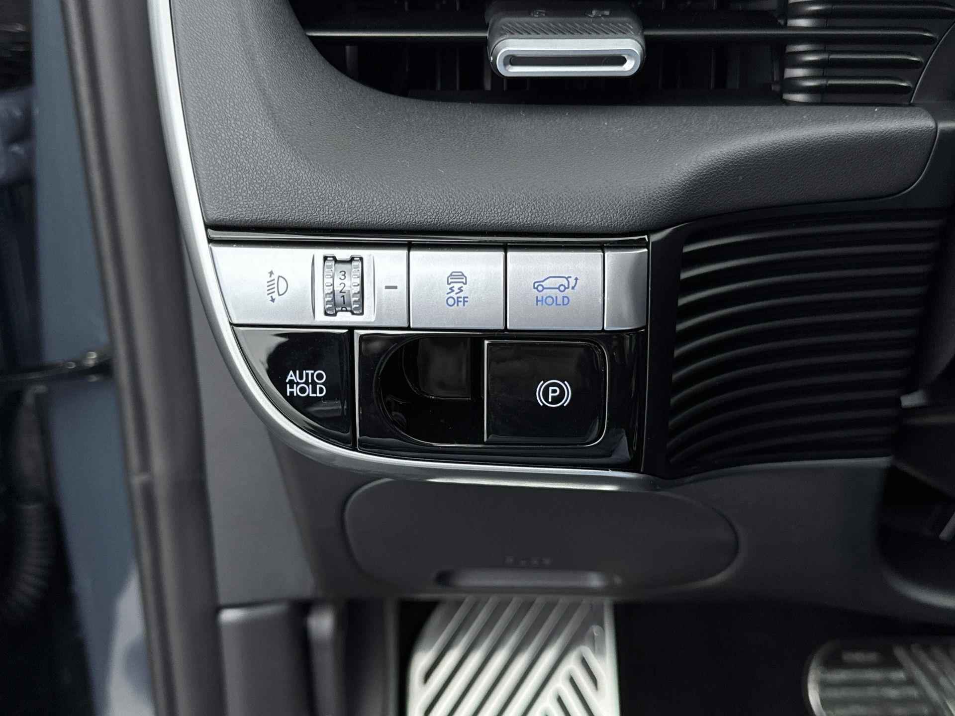 Hyundai IONIQ 5 77 kWh Connect | Incl. €3000,- Smart Bonus! | Stoel + stuurverwarming | V2L | El. bed. achterklep | Camera | - 25/26