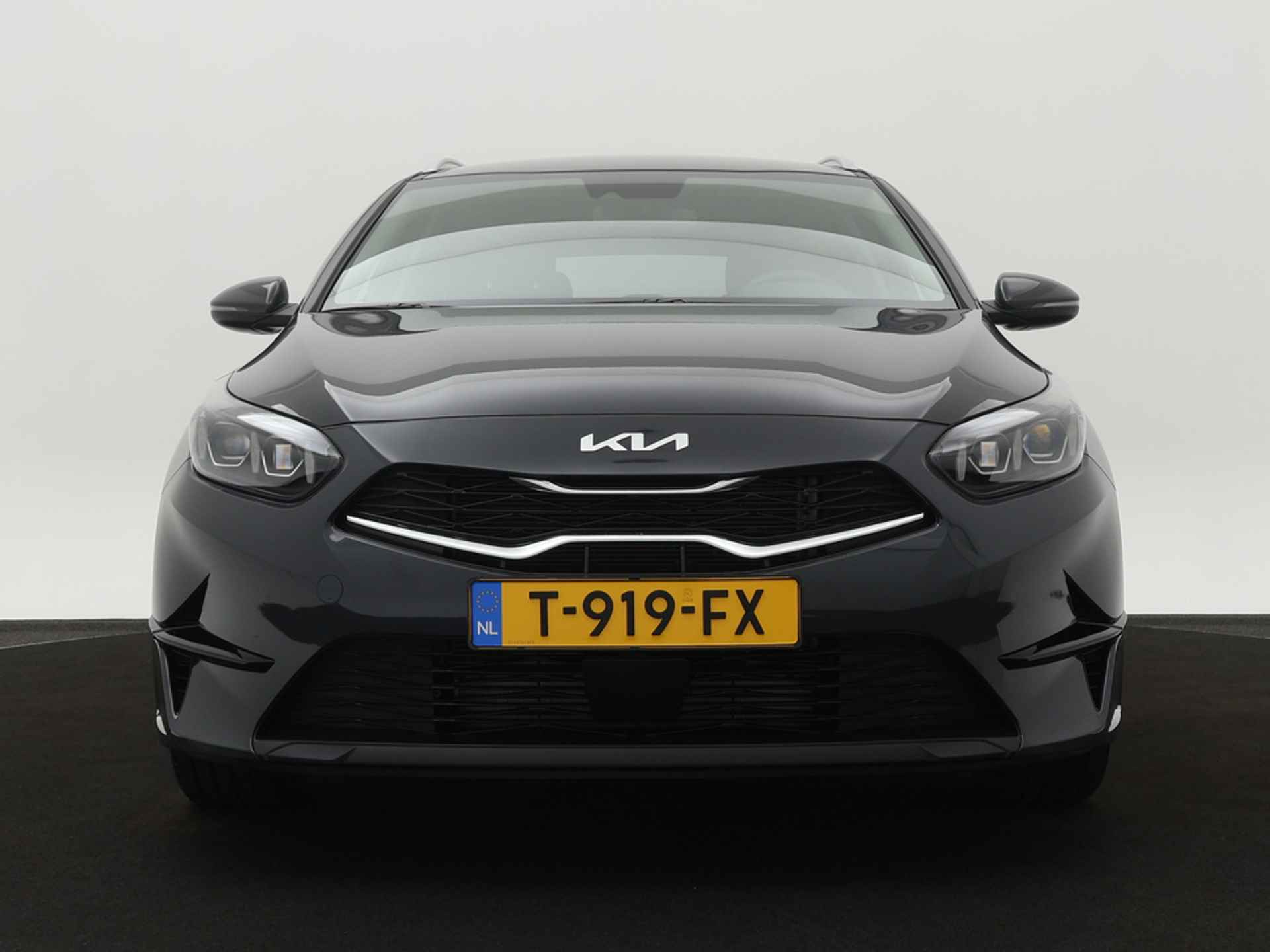 Kia Ceed Sportswagon 1.5 T-GDi DynamicPlusLine * Demo * -  Navigatie - LED koplampen - 18 inch velgen - Apple/Android Carplay - Led - Digtiaal Dashboard - Fabrieksgarantie tot 06-2030 - 12/40