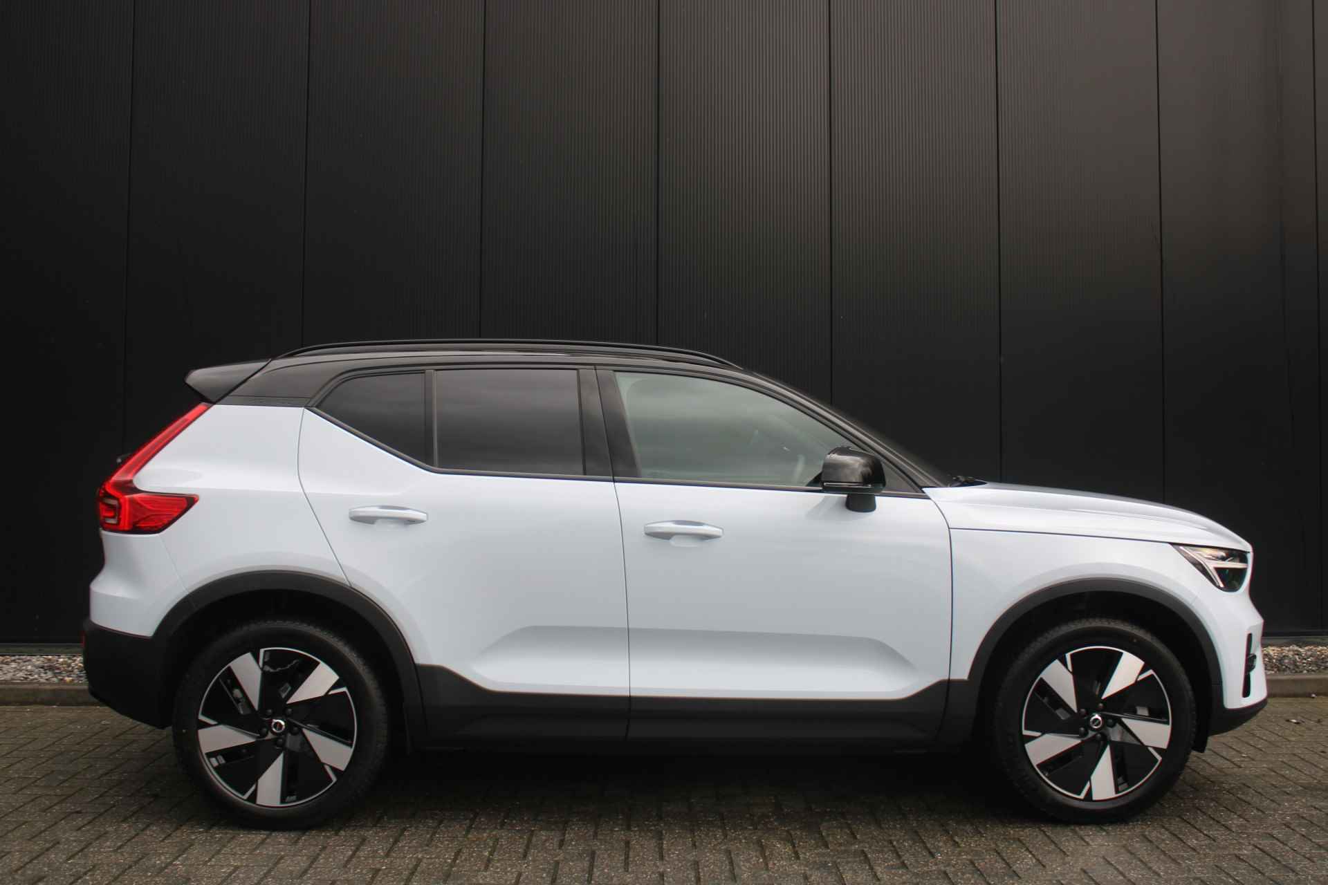 Volvo XC40 Single Motor Extended Range Plus 82 kWh - 3/10