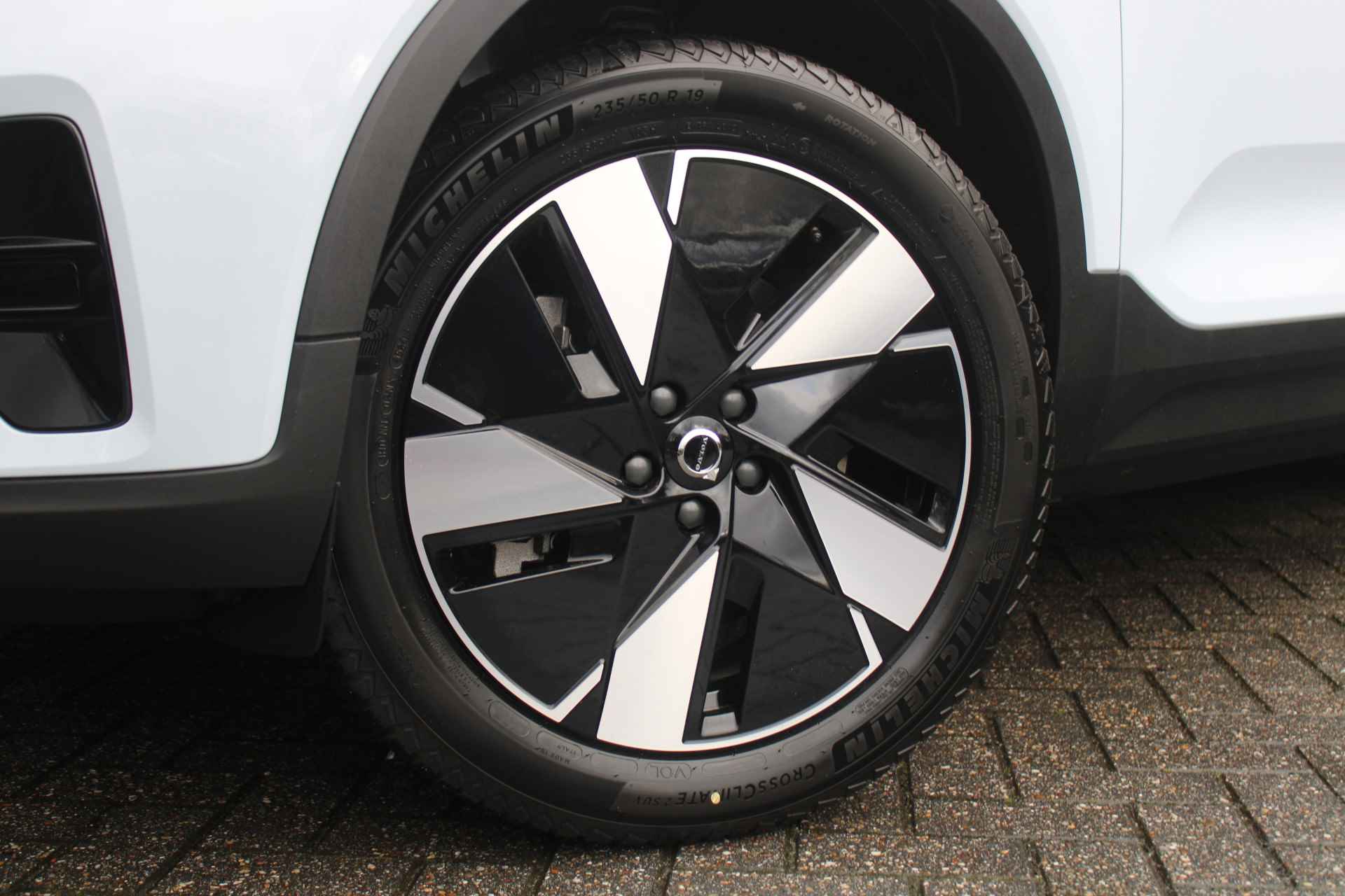 Volvo XC40 Single Motor Extended Range Plus 82 kWh - 6/10