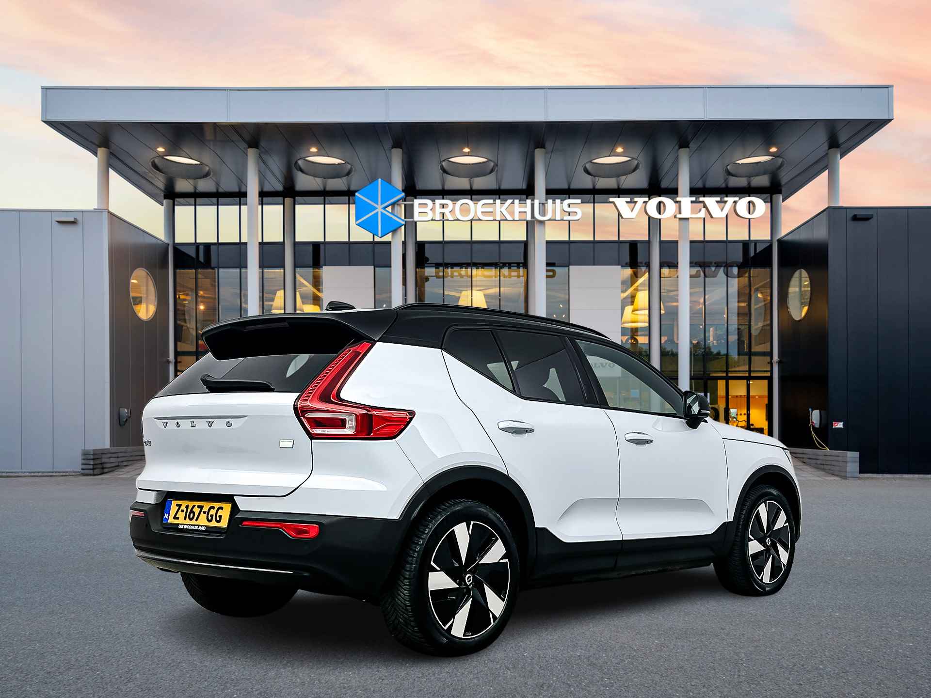 Volvo XC40 Single Motor Extended Range Plus 82 kWh | 20" | Nubuck Microtech | Getint glas - 4/33