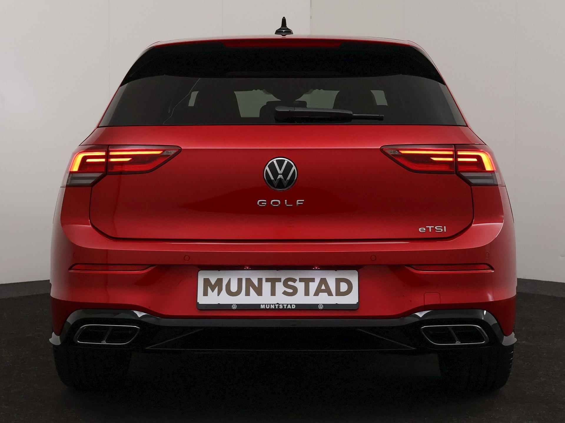 Volkswagen Golf 1.5 eTSI 150PK R-Line DSG | Pano.Dak | Camera | Navigatie | Stoelverwarming | Harman Kardon | Apple CarPlay | Adaptive Cruise | Getint Glas | - 9/57