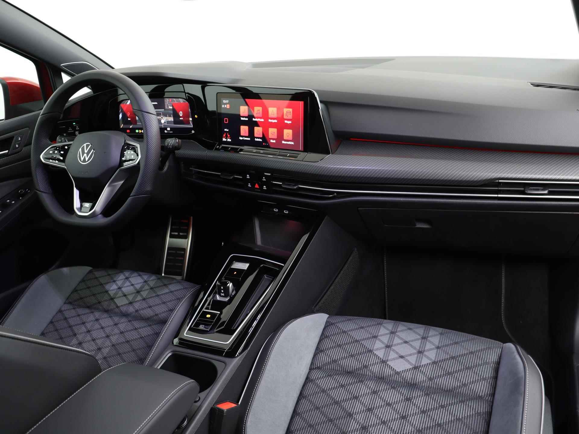 Volkswagen Golf 1.5 eTSI 150PK R-Line DSG | Pano.Dak | Camera | Navigatie | Stoelverwarming | Harman Kardon | Apple CarPlay | Adaptive Cruise | Getint Glas | - 24/57