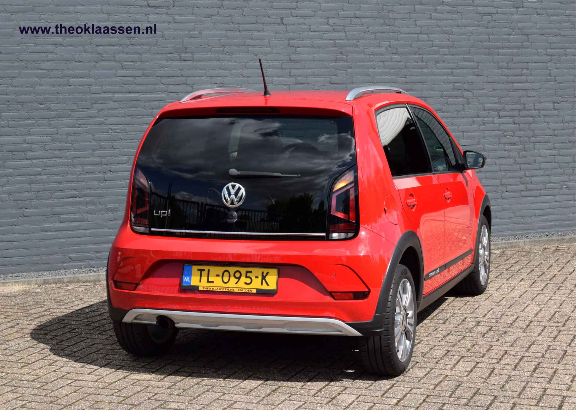 Volkswagen up! 1.0 BMT cross up! Executive Comfort Camera - 6/43
