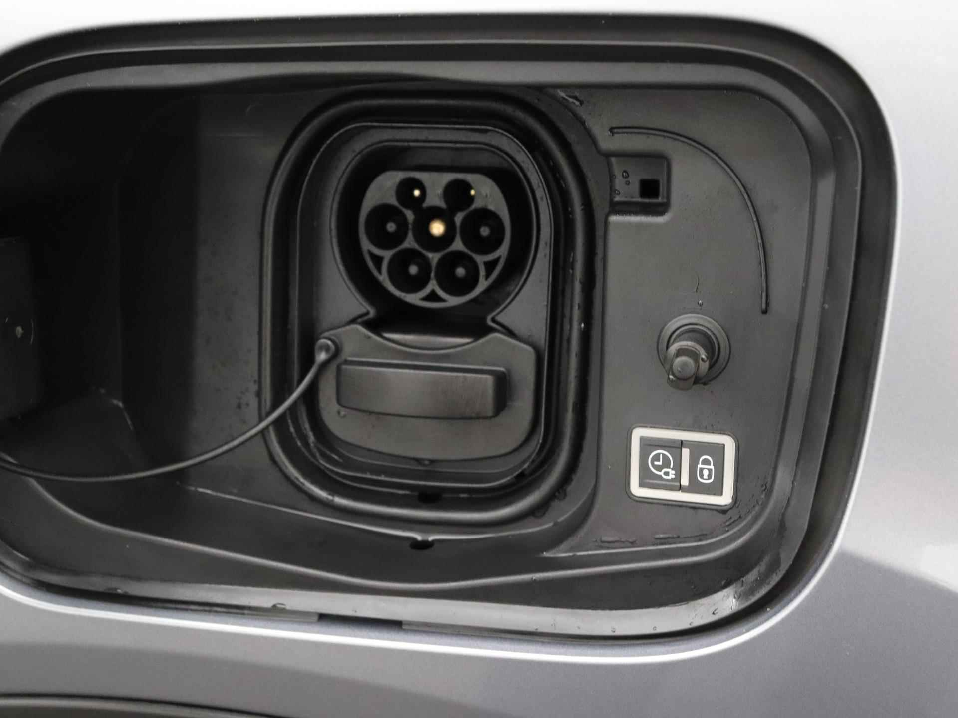 Citroën Ë-C4 X EV 50 kWh Shine 136pk Automaat  | Navigatie | Panorama dak | Camera | Alcantara/Leder | Stuur/ Stoelverwarming - 10/43