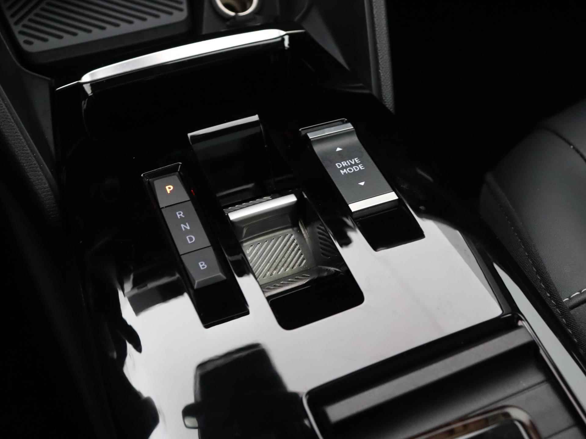 Citroën Ë-C4 X EV 50 kWh Shine 136pk Automaat  | Navigatie | Panorama dak | Camera | Alcantara/Leder | Stuur/ Stoelverwarming - 31/43