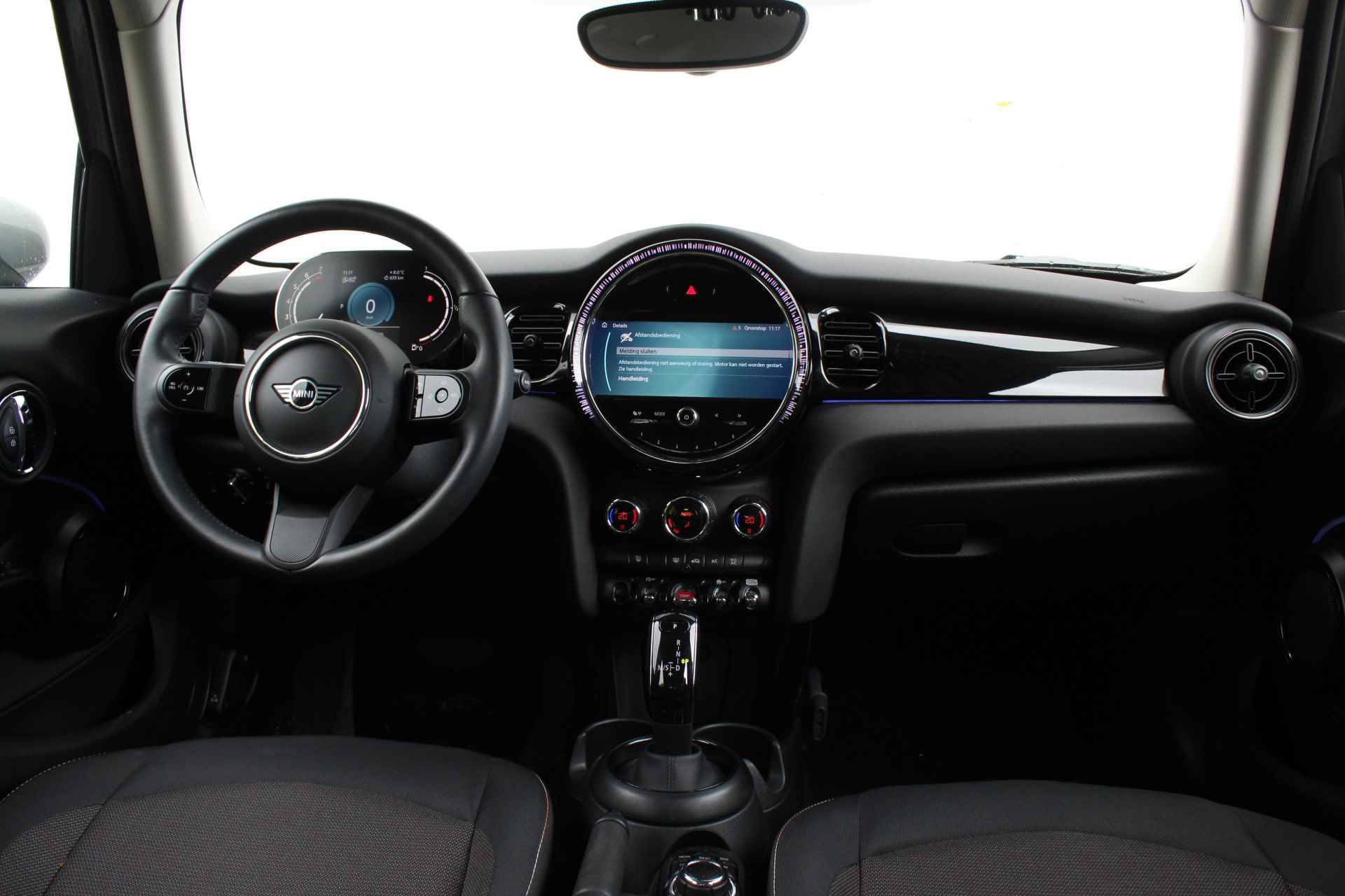 MINI Hatchback Cooper Essential Automaat / Multifunctioneel stuurwiel / LED / PDC achter / Cruise Control / Airconditioning / Navigatie - 5/26
