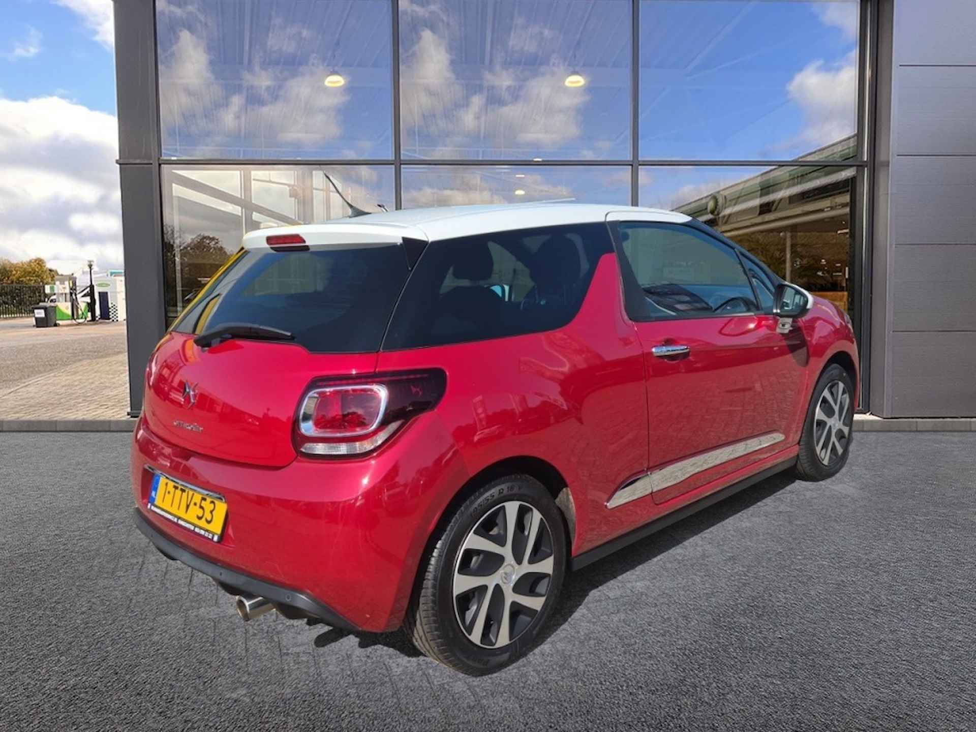 Citroen DS3 1.2 VTi So Chic - 4/30