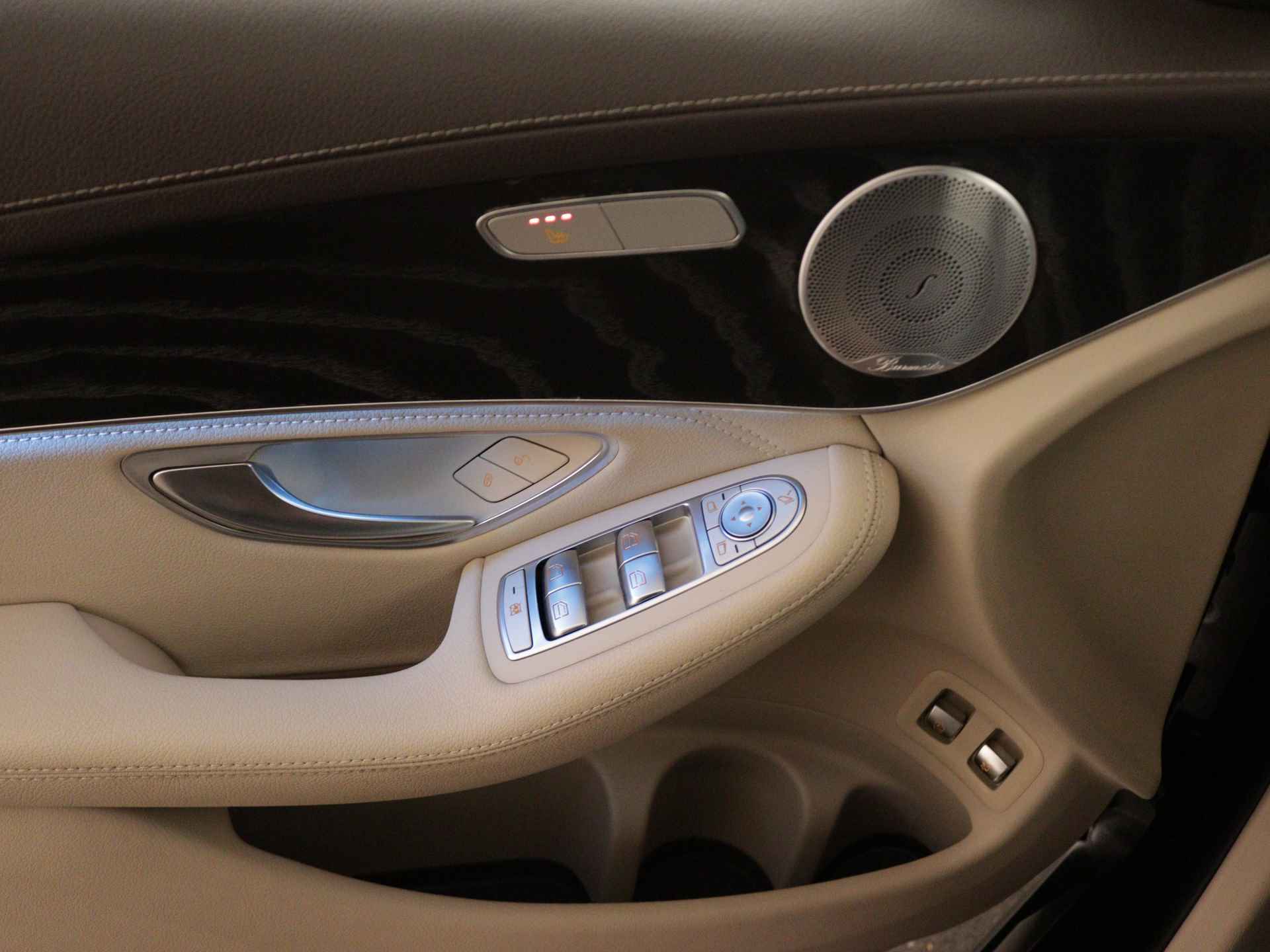 Mercedes-Benz GLC 350e 4-MATIC Exclusive | Trekhaak | Beige Leder | Burmester Sound | 360gr Camera | Sfeerverlichting | LED | Inclusief 12 Maanden Garantie - 29/41