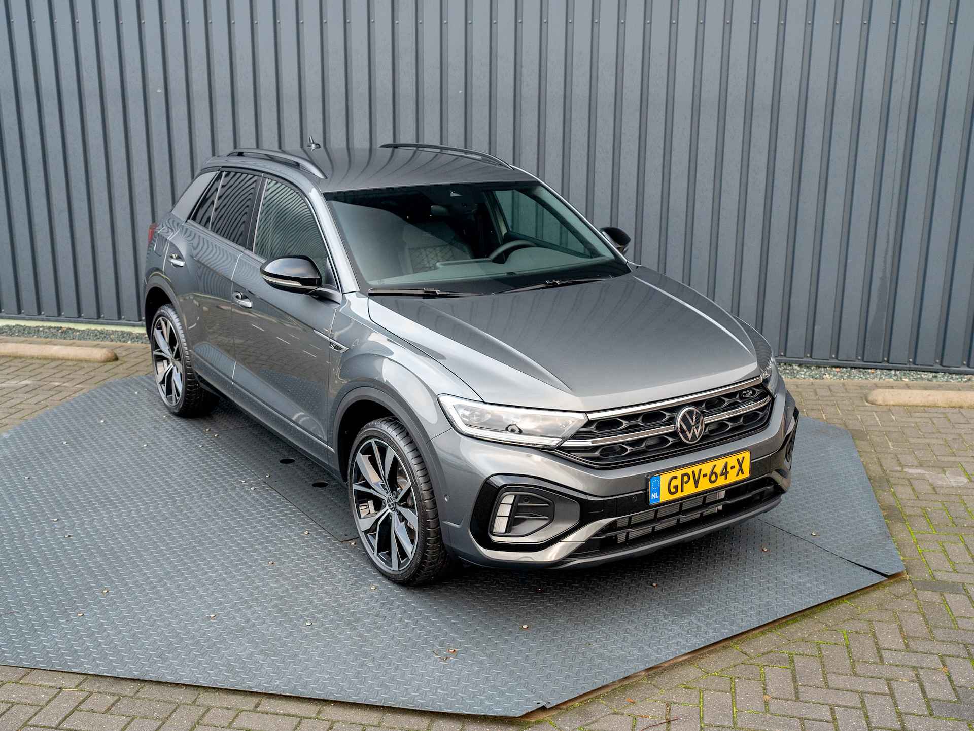 Volkswagen T-Roc 1.5 TSI R-Line Business | Elk A-klep | Side Assist | IQ Light | Camera | Keyless | Prijs Rijklaar!! - 42/51