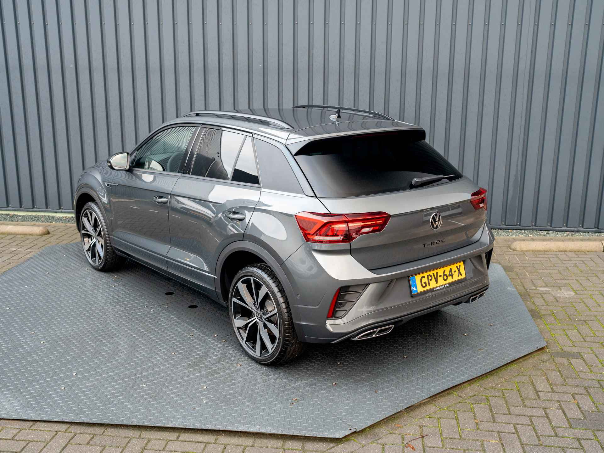 Volkswagen T-Roc 1.5 TSI R-Line Business | Elk A-klep | Side Assist | IQ Light | Camera | Keyless | Prijs Rijklaar!! - 43/51