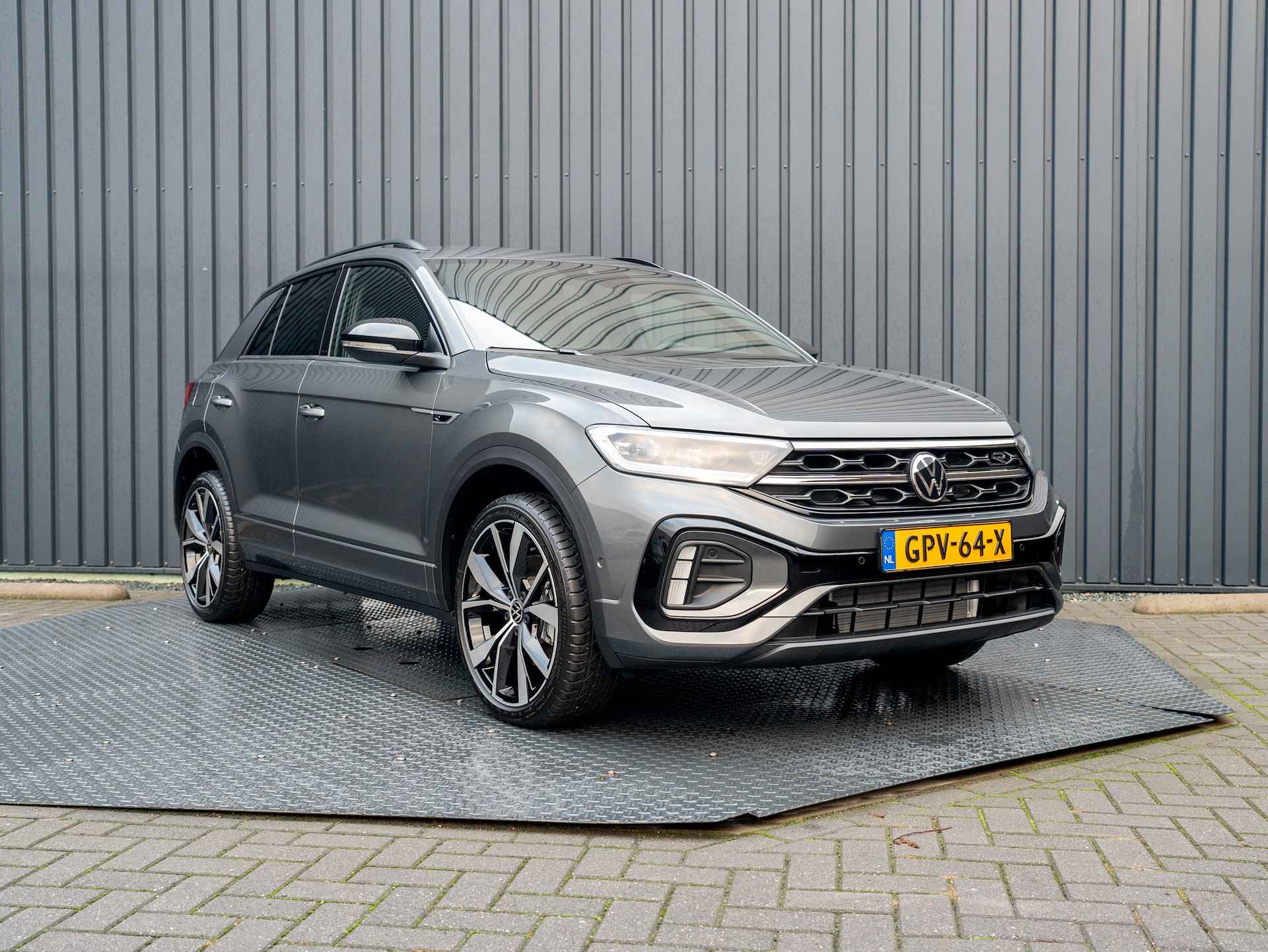 Volkswagen T-Roc 1.5 TSI R-Line Business | Elk A-klep | Side Assist | IQ Light | Camera | Keyless | Prijs Rijklaar!! - 47/51