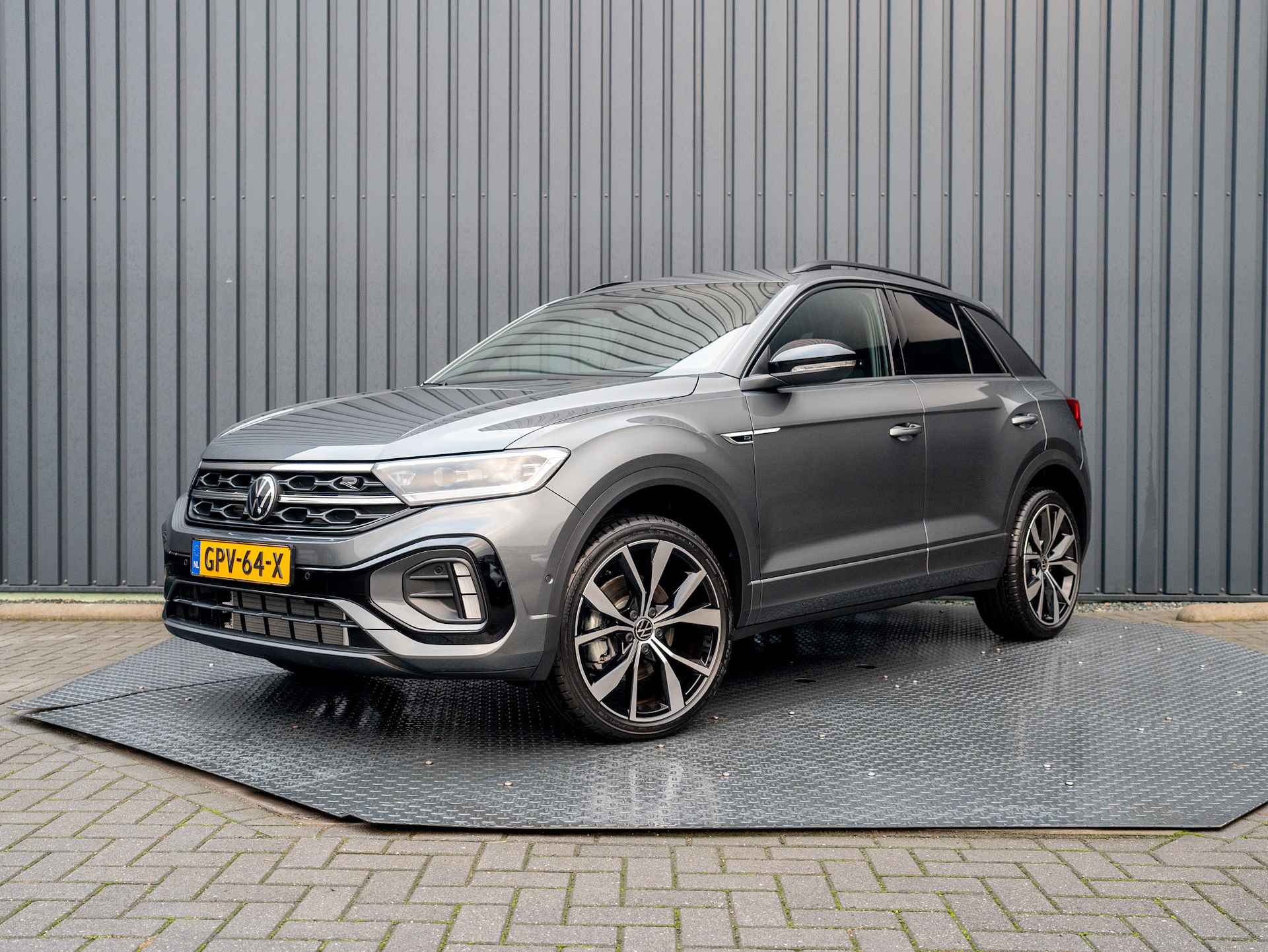 Volkswagen T-Roc 1.5 TSI R-Line Business | Elk A-klep | Side Assist | IQ Light | Camera | Keyless | Prijs Rijklaar!! - 50/51