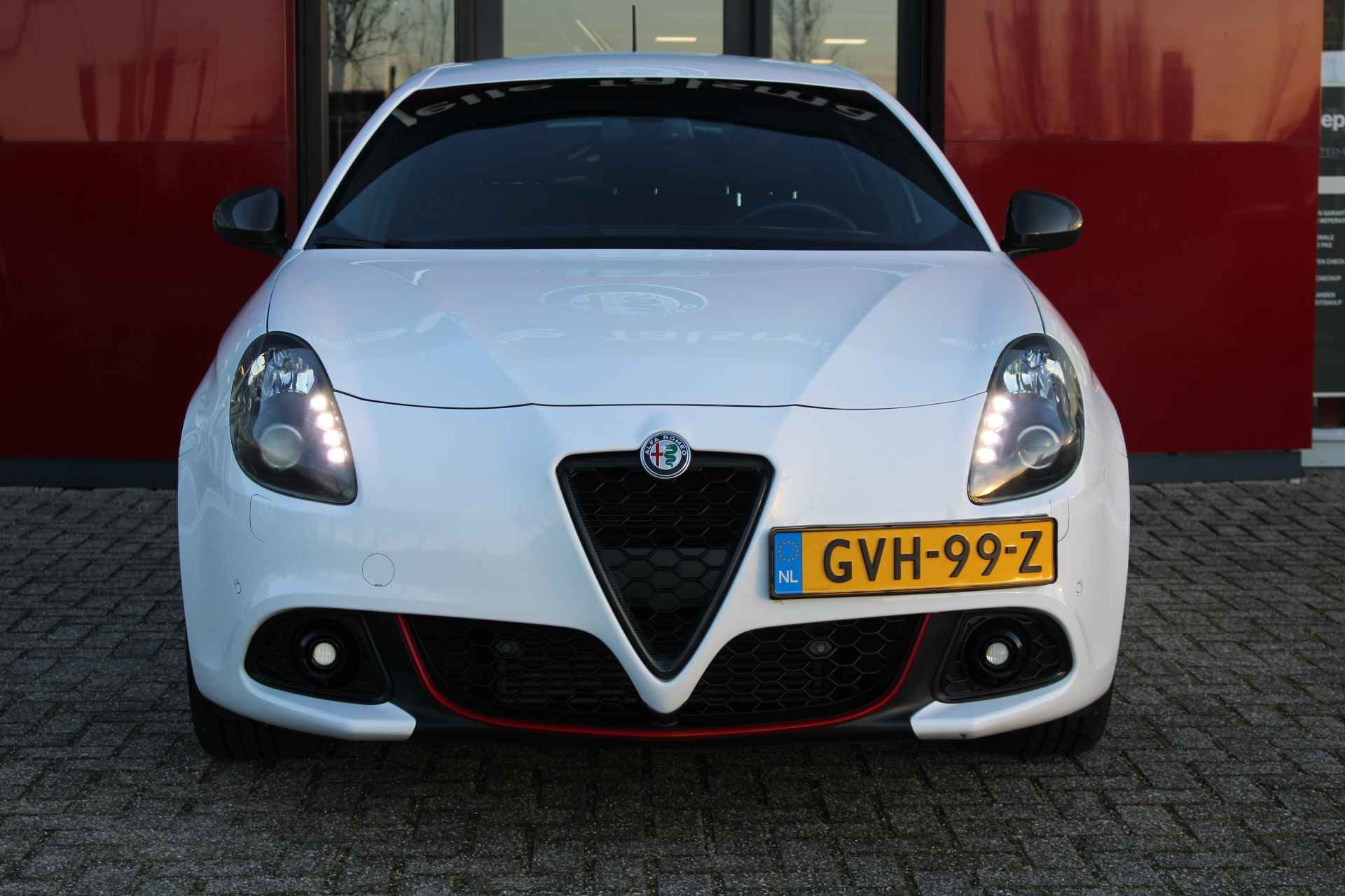 Alfa Romeo Giulietta 1.4 Turbo Sprint | Achteruitrijcamera | Xenon Koplampen | Climate Control | 18" Lichtmetalen Velgen | - 8/25