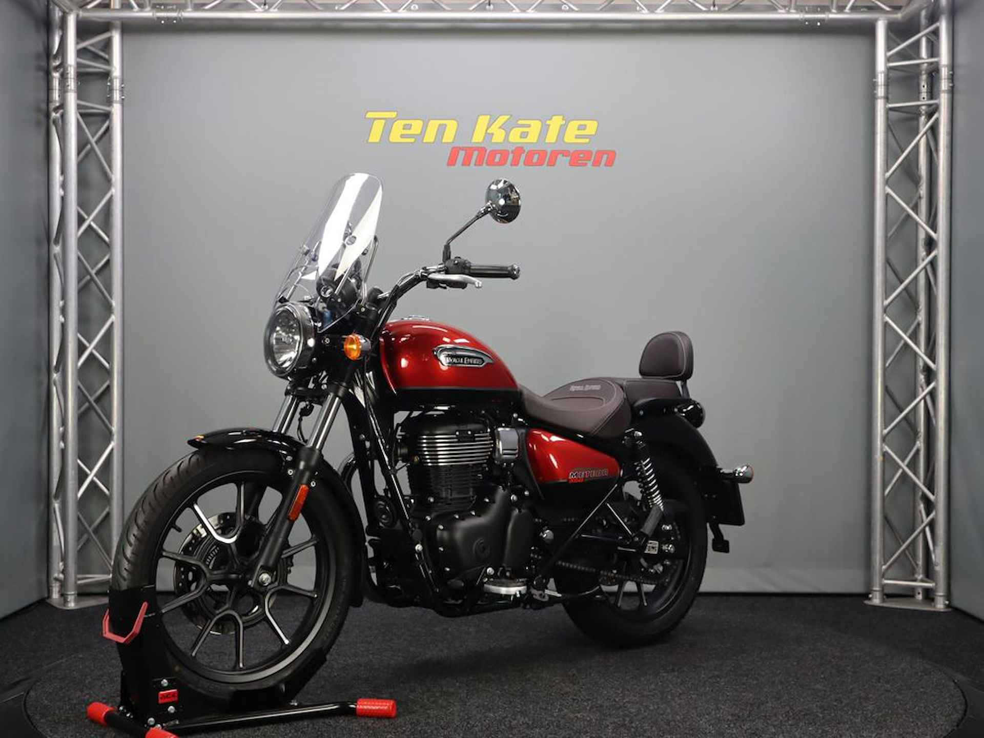 ROYAL ENFIELD Meteor 350 Supernova - 6/12