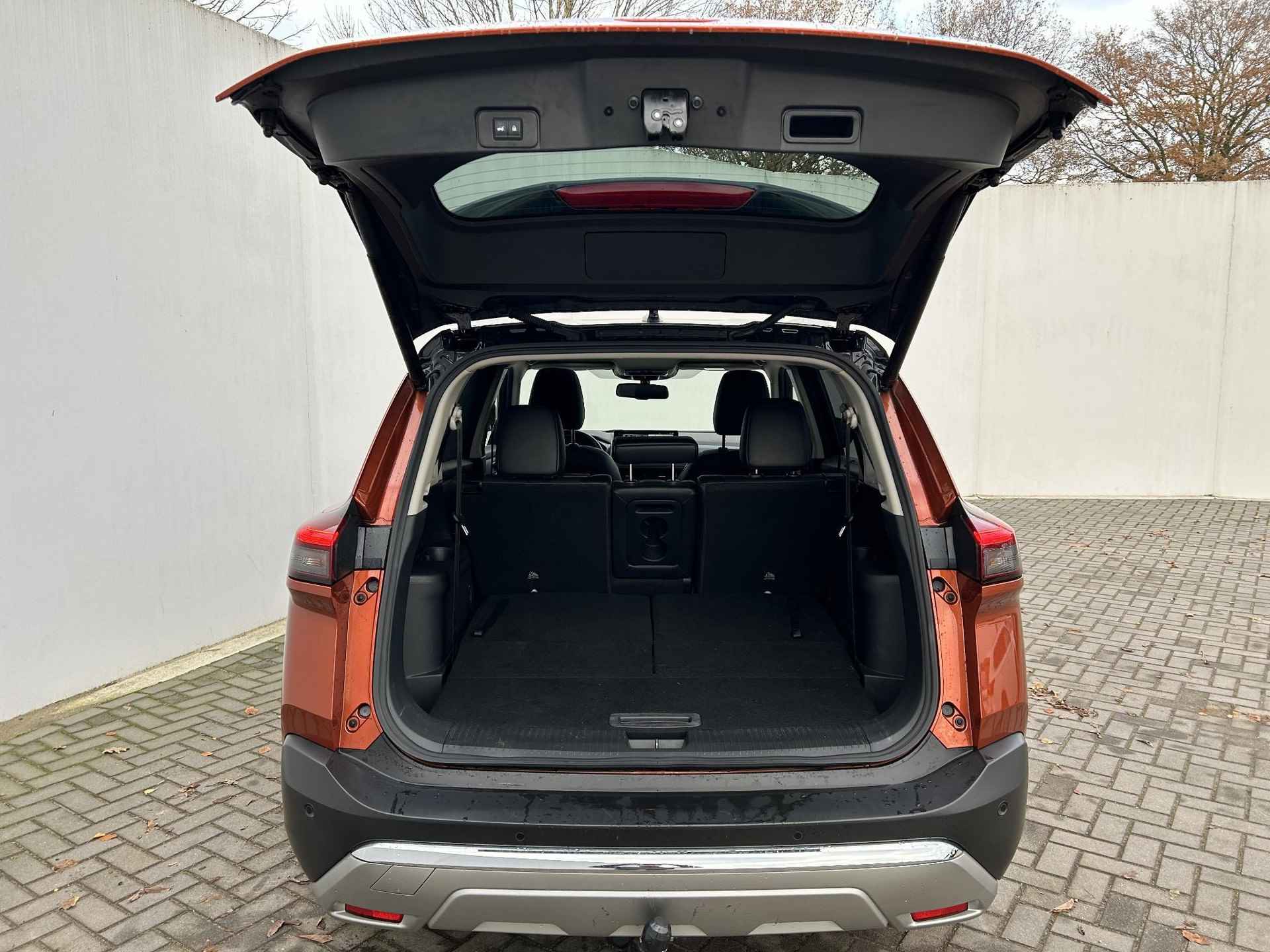 Nissan X-Trail 1.5 e-4orce Tekna 4WD 7p. / Trekhaak (1650 Trekgewicht) / Schuif-/Kanteldak / 7 Persoons / Lederen Bekleding / Cruise Control Adaptief / Elektrische Achterklep - 23/38