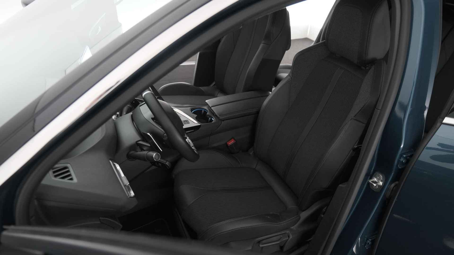 Peugeot 5008 PureTech 130 EAT8 GT-Line | Trekhaak | 7 Zitplaatsen | Dodehoekdetectie | Apple Carplay | Parkeersensoren | Pack Safety - 24/80