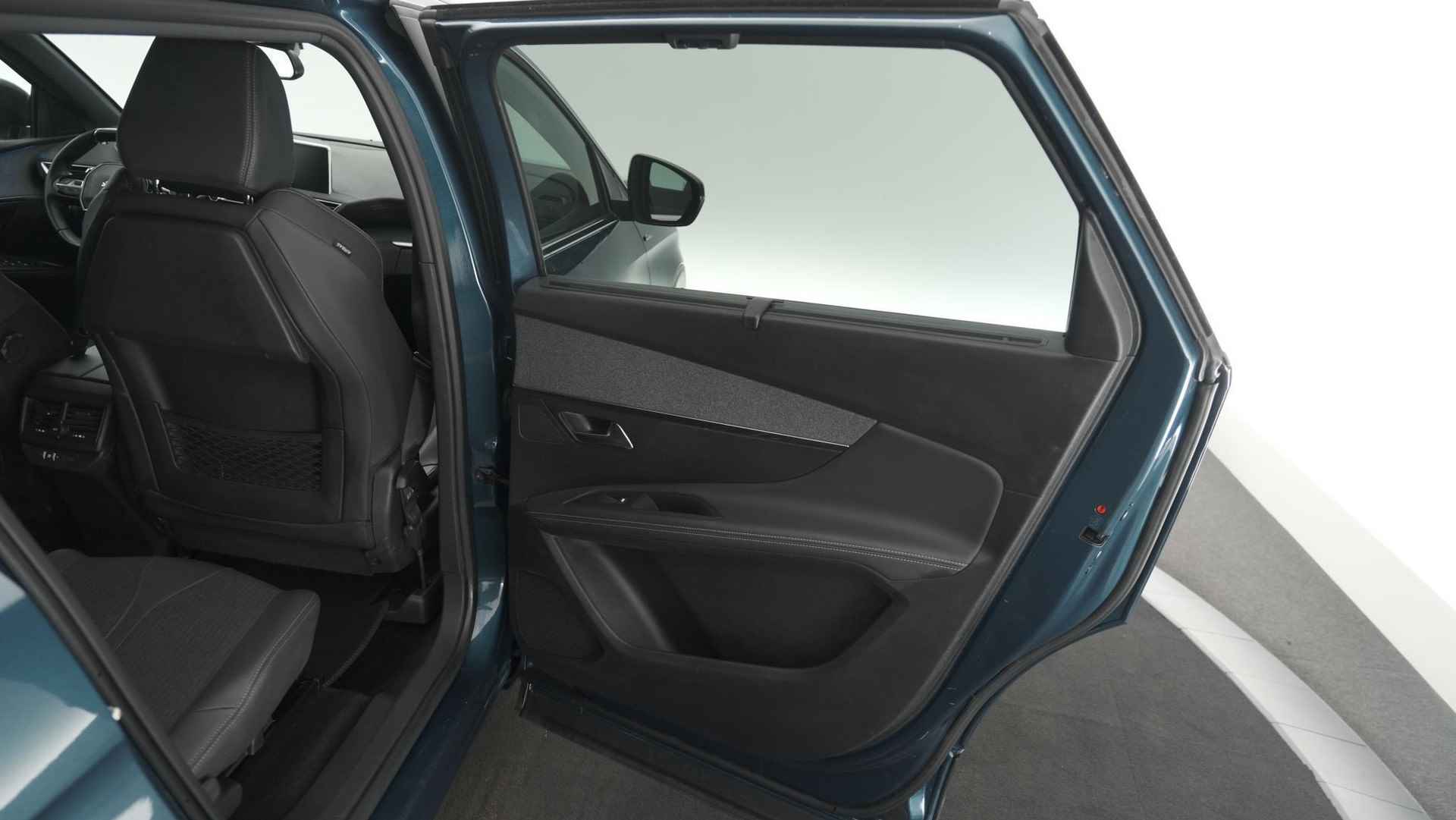 Peugeot 5008 PureTech 130 EAT8 GT-Line | Trekhaak | 7 Zitplaatsen | Dodehoekdetectie | Apple Carplay | Parkeersensoren | Pack Safety - 69/80