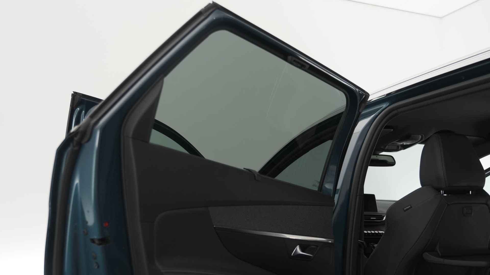 Peugeot 5008 PureTech 130 EAT8 GT-Line | Trekhaak | 7 Zitplaatsen | Dodehoekdetectie | Apple Carplay | Parkeersensoren | Pack Safety - 72/80