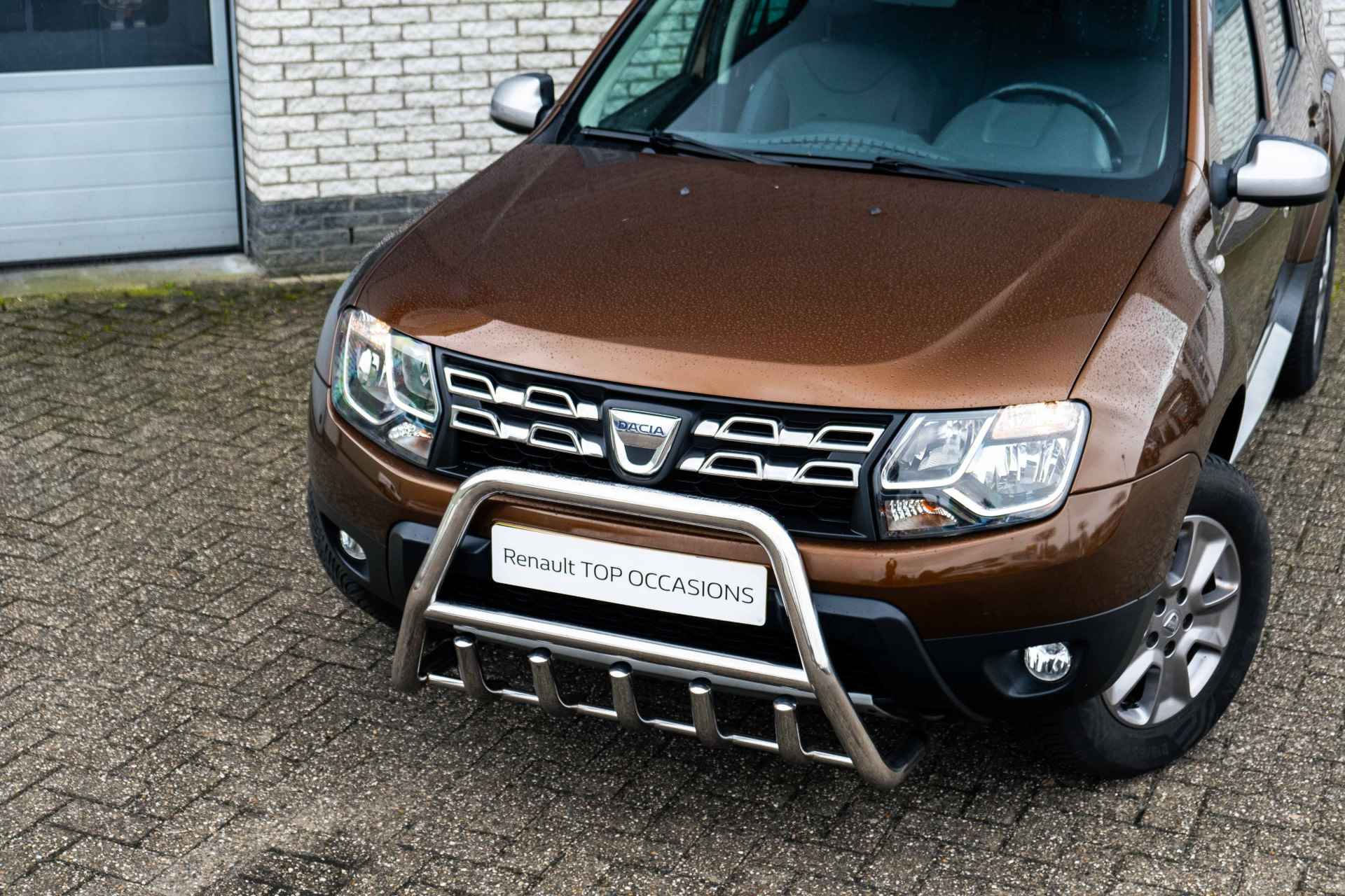 Dacia Duster 1.2 TCe 4x2 Lauréate | BULL BAR | TREKHAAK | STOELVERWARMING | LEDER | incl. Bovag rijklaarpakket met 12 maanden garantie - 19/51