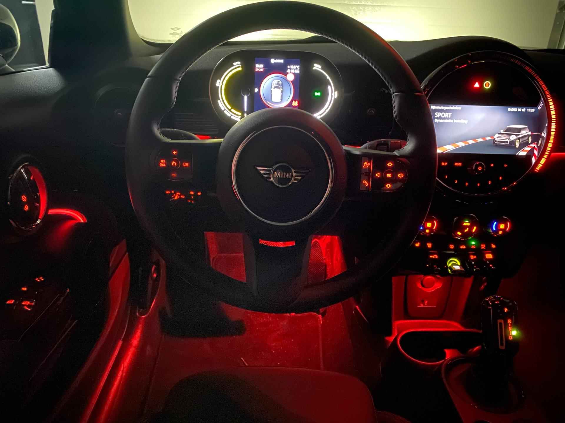 MINI Electric Camden Edition 33 kWh 184PK | Full LED | CarPlay | Leder interieur | NAP | BOVAG garantie - 37/48