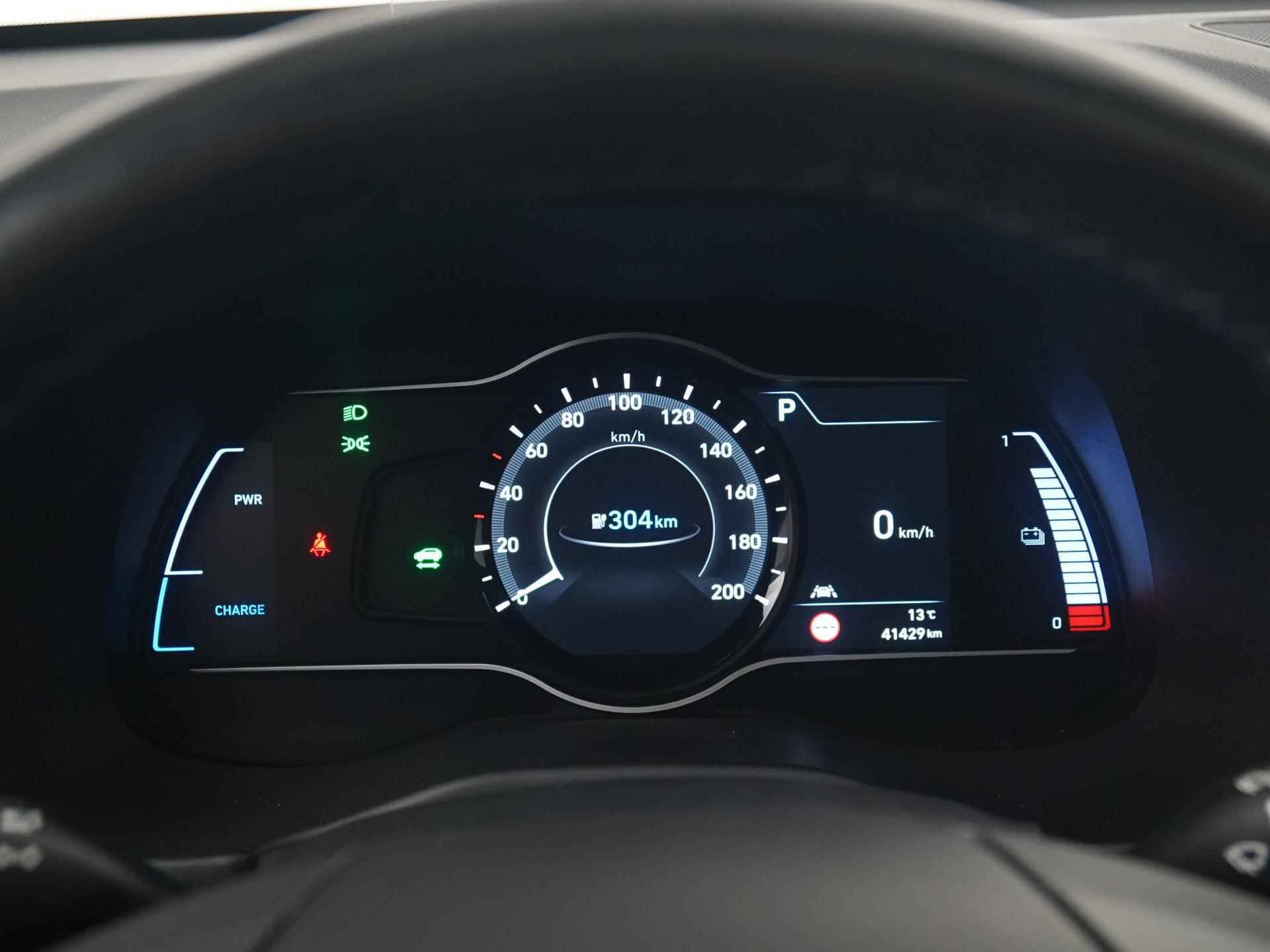 Hyundai Kona EV Premium 64 kWh 3 fase | Schuifdak | Leder | Trekhaak | Camera | Zondag Open! - 8/45