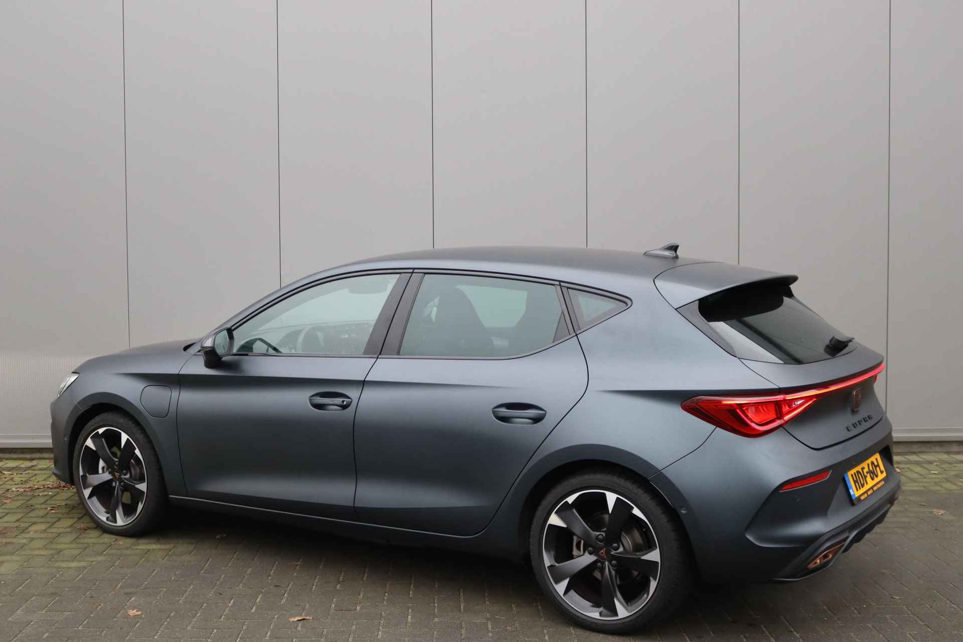 CUPRA Leon 1.4 e-Hybrid PHEV 204PK VZ Performance Navigatie/Camera/Adaptive-Cruise/Winterpack - 4/37