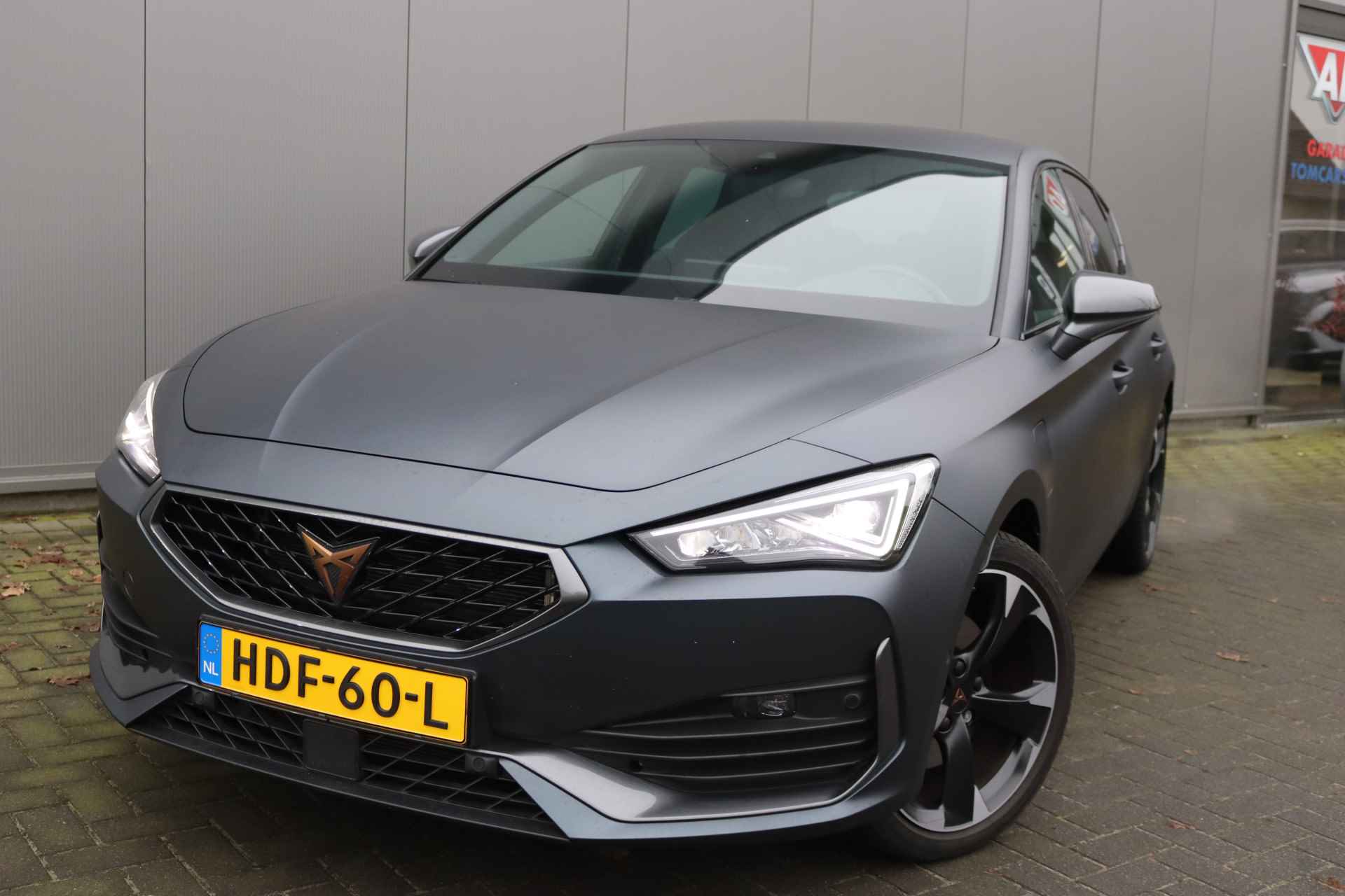 CUPRA Leon 1.4 e-Hybrid PHEV 204PK VZ Performance Navigatie/Camera/Adaptive-Cruise/Winterpack - 8/37