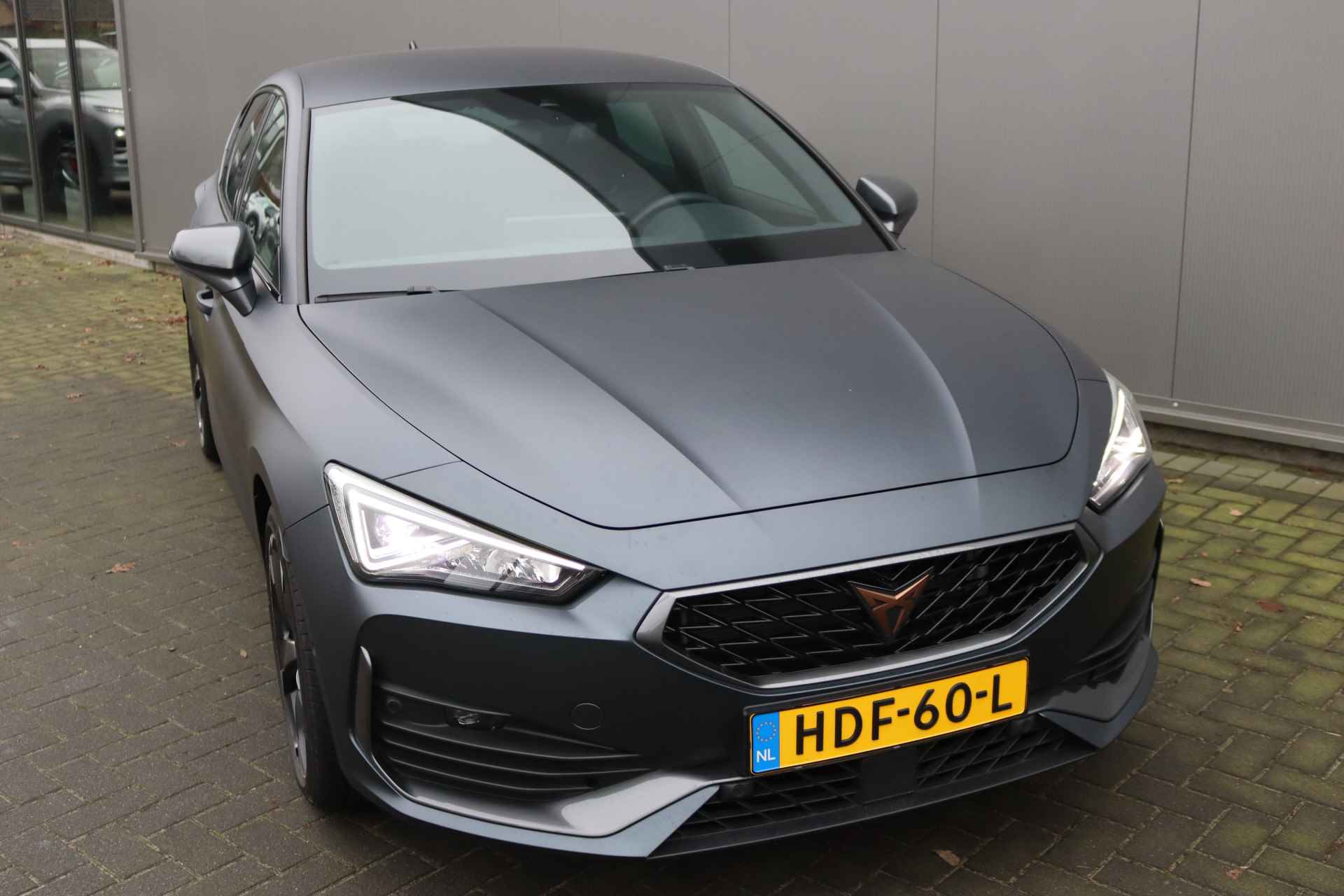 CUPRA Leon 1.4 e-Hybrid PHEV 204PK VZ Performance Navigatie/Camera/Adaptive-Cruise/Winterpack - 9/37