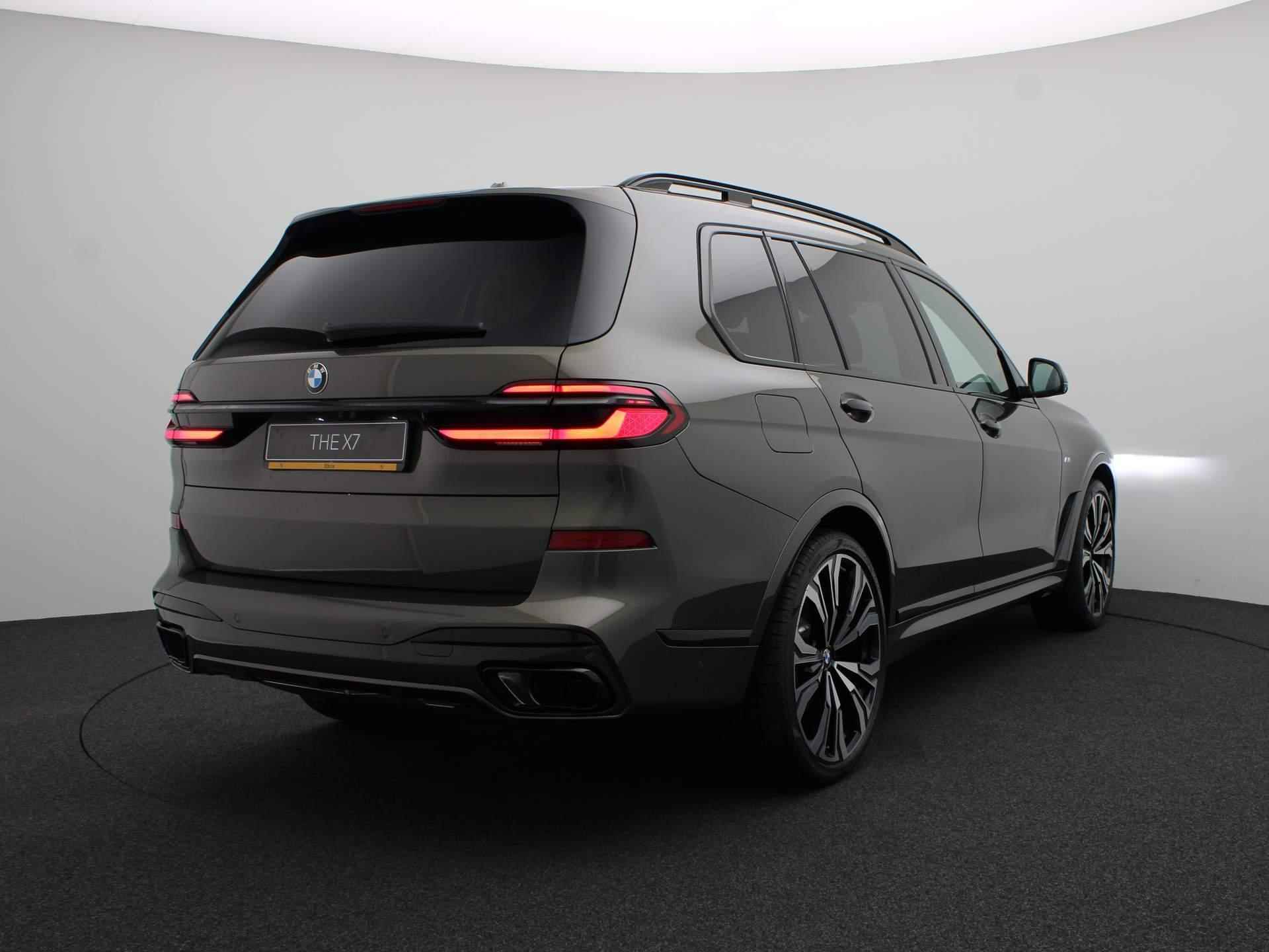 BMW X7 xDrive40i | M Sportpakket Pro | Innovation Pack | Comfort Pack | Exclusive Pack - 2/31