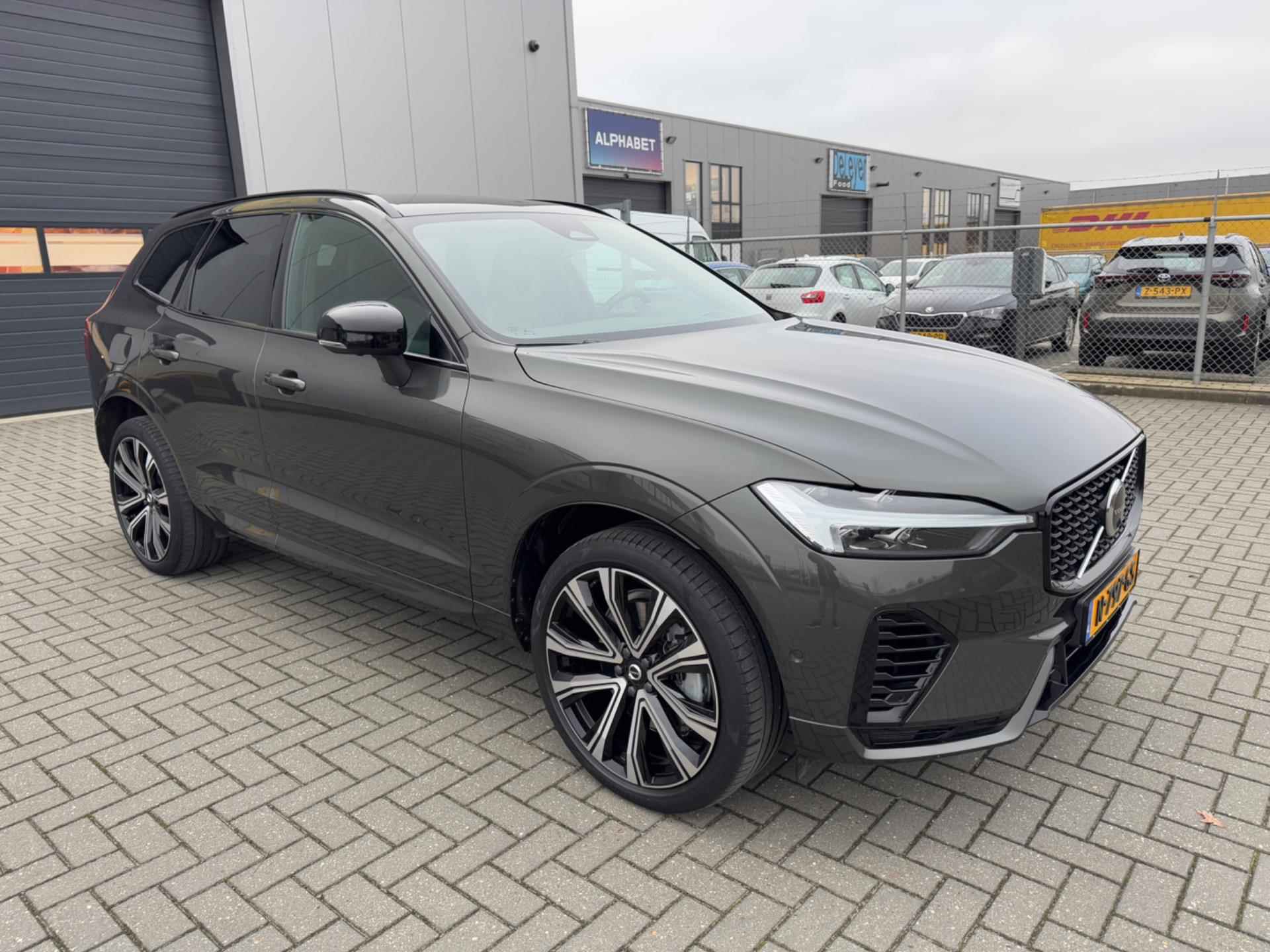 Volvo XC60 2.0 T6 Plug-in hybrid AWD R-Design /Tijdelijke Actie: 5% Korting op Alle Voertuigen! - 5/39