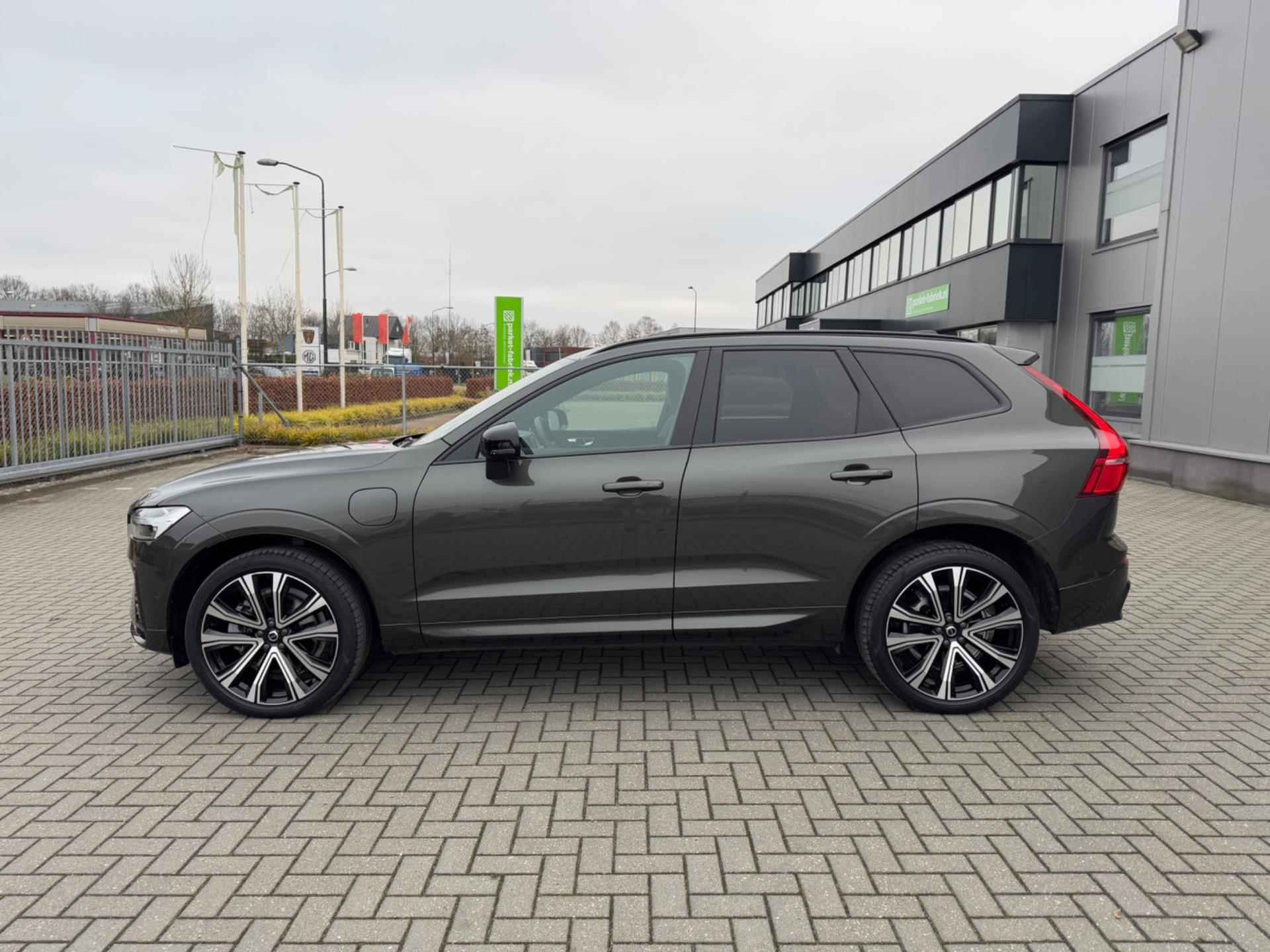 Volvo XC60 2.0 T6 Plug-in hybrid AWD R-Design /Tijdelijke Actie: 5% Korting op Alle Voertuigen! - 10/39