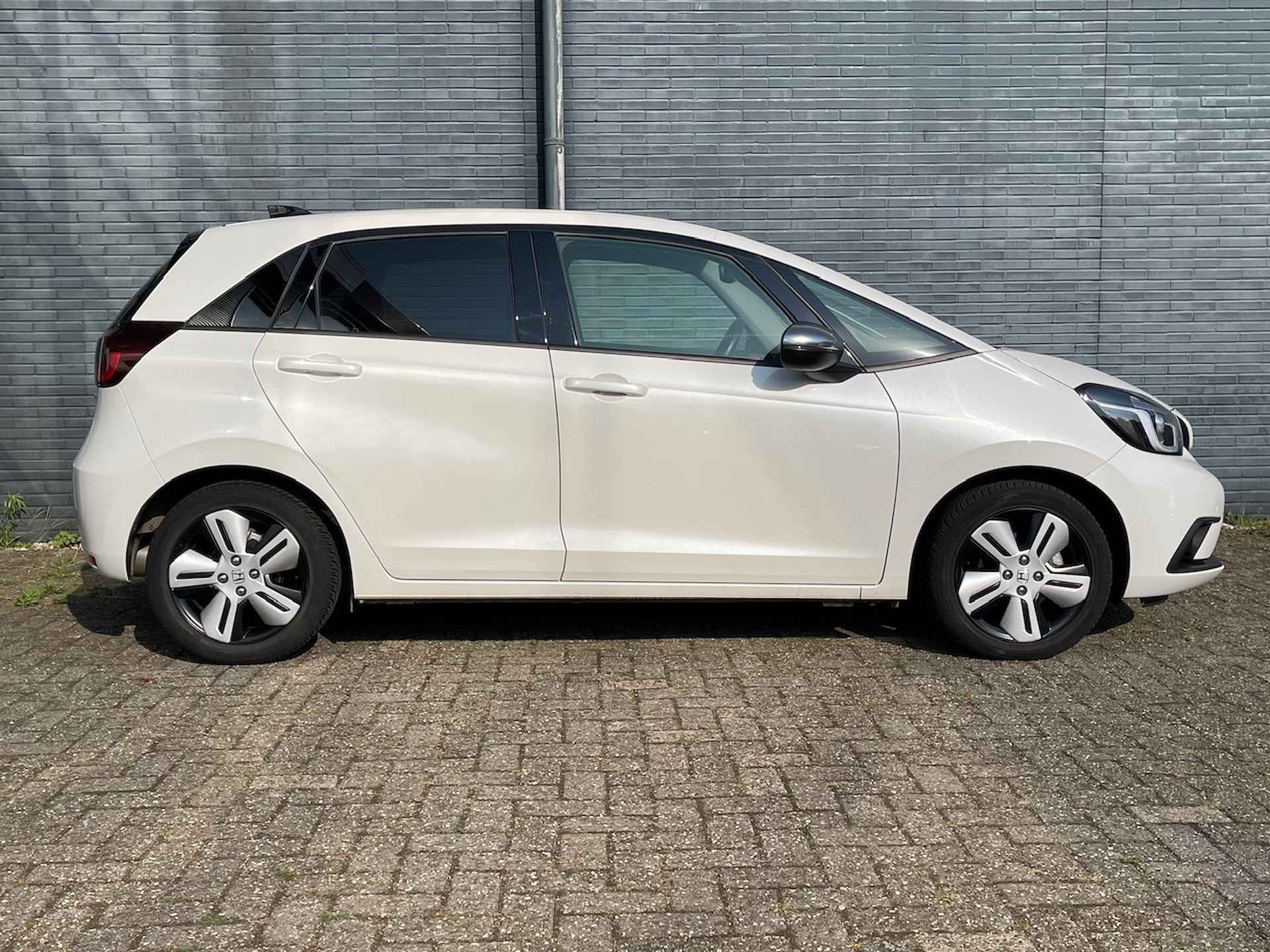 HONDA Jazz 1.5 e:HEV 109pk Hybrid Automaat Executive | Navigatie & Carplay | Adaptieve Cruisecontrol | All Season Banden | Blindspot | Parkeercamera | - 3/30