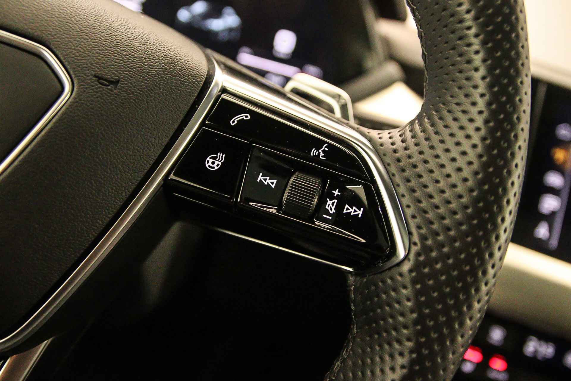 Audi e-tron GT RS 600PK | Head-up | Stoelventilatie | Optiek Zwart | Leder | B&O | Keyless | Rondomzicht | Laser | Luchtvering | Stuurwiel-verwarming| - 18/55