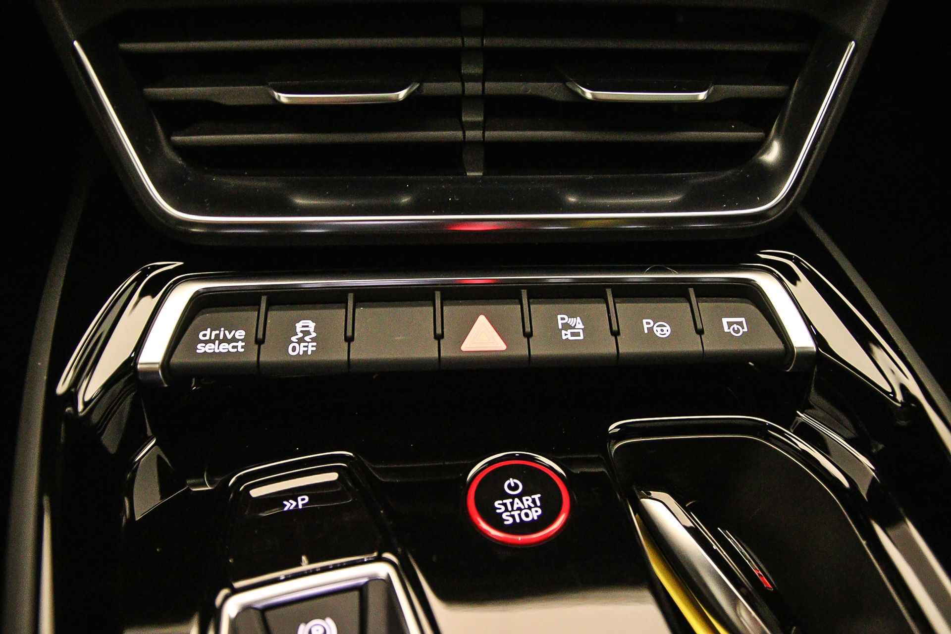 Audi e-tron GT RS 600PK | Head-up | Stoelventilatie | Optiek Zwart | Leder | B&O | Keyless | Rondomzicht | Laser | Luchtvering | Stuurwiel-verwarming| - 28/55