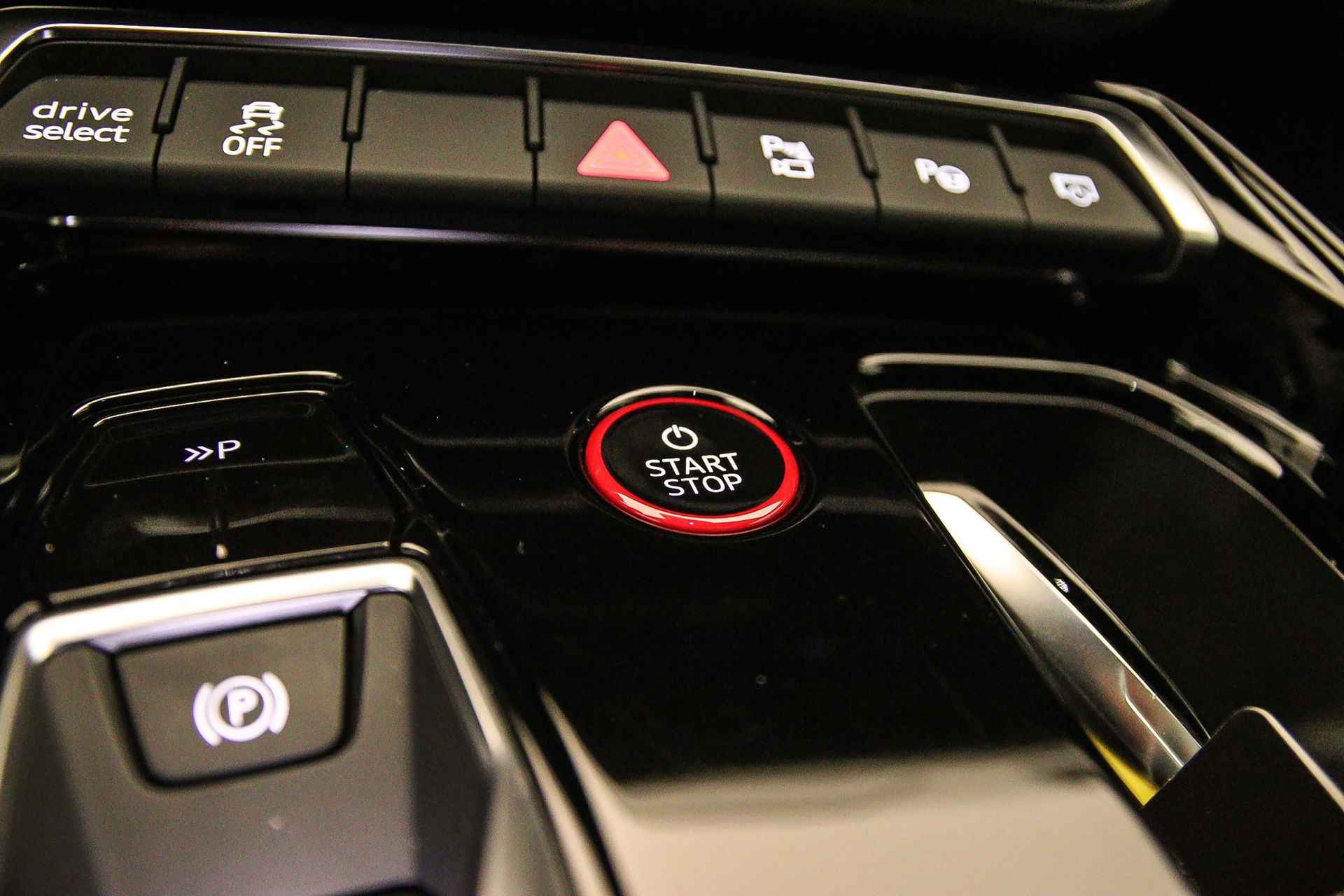 Audi e-tron GT RS 600PK | Head-up | Stoelventilatie | Optiek Zwart | Leder | B&O | Keyless | Rondomzicht | Laser | Luchtvering | Stuurwiel-verwarming| - 30/55