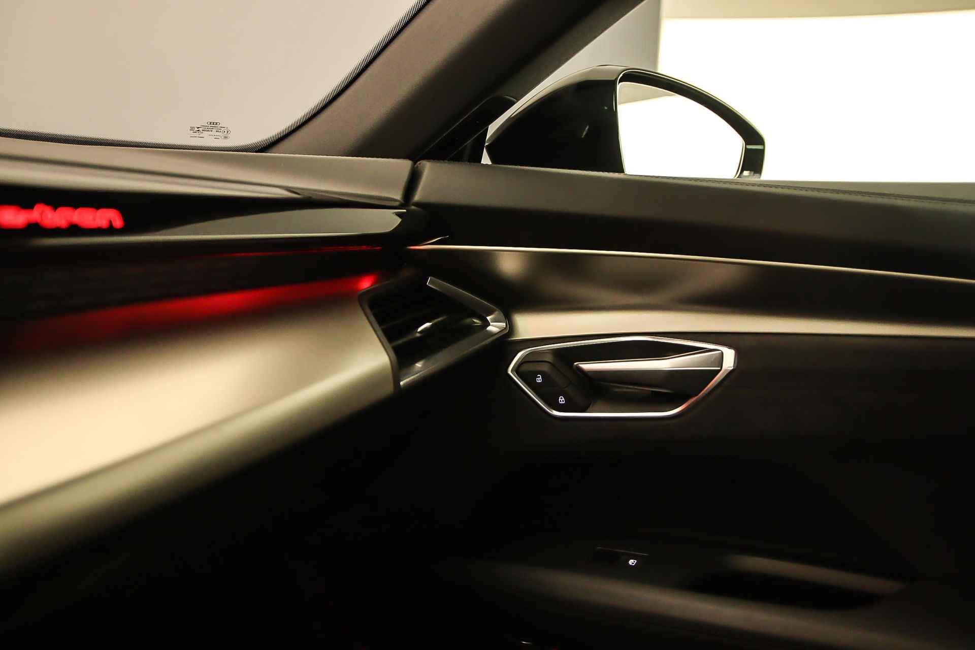 Audi e-tron GT RS 600PK | Head-up | Stoelventilatie | Optiek Zwart | Leder | B&O | Keyless | Rondomzicht | Laser | Luchtvering | Stuurwiel-verwarming| - 32/55