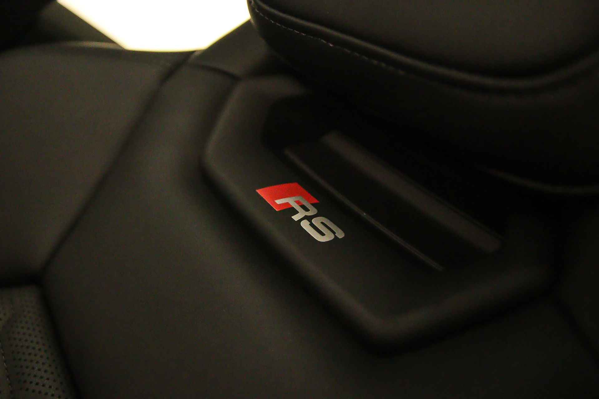 Audi e-tron GT RS 600PK | Head-up | Stoelventilatie | Optiek Zwart | Leder | B&O | Keyless | Rondomzicht | Laser | Luchtvering | Stuurwiel-verwarming| - 35/55