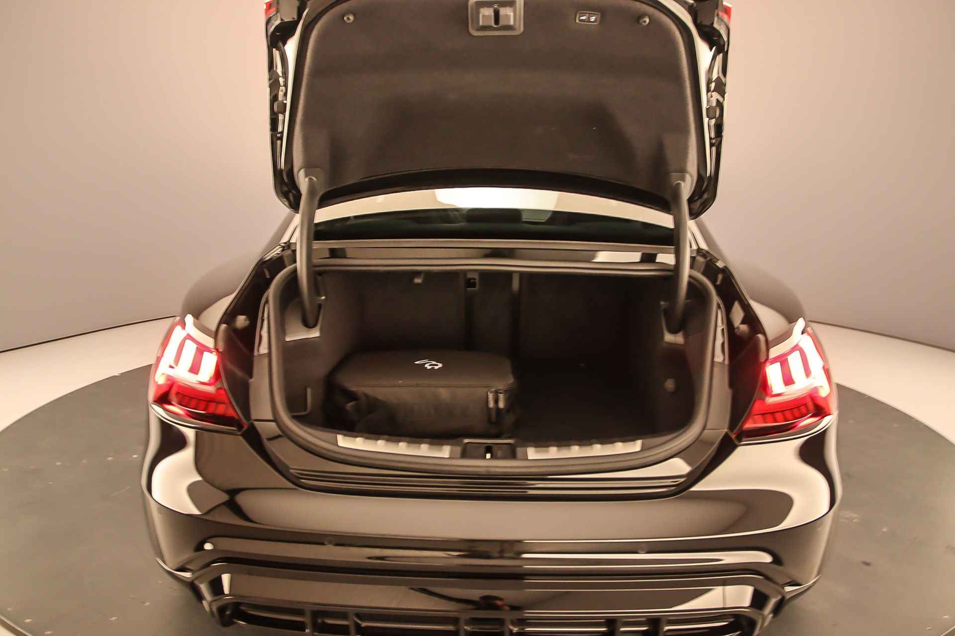 Audi e-tron GT RS 600PK | Head-up | Stoelventilatie | Optiek Zwart | Leder | B&O | Keyless | Rondomzicht | Laser | Luchtvering | Stuurwiel-verwarming| - 47/55