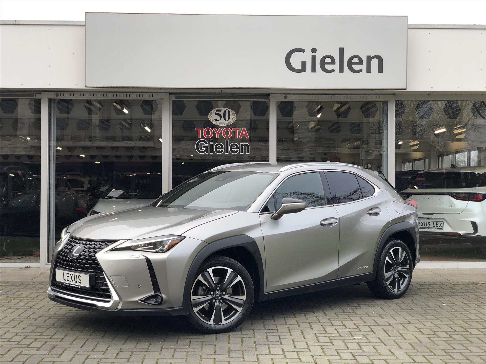 Lexus Ux 250h 184pk Preference Line | Trekhaak, Dodehoekherkenning, 18 inch, Leer, Stoelverwarming, Parkeersensoren, Navigatie