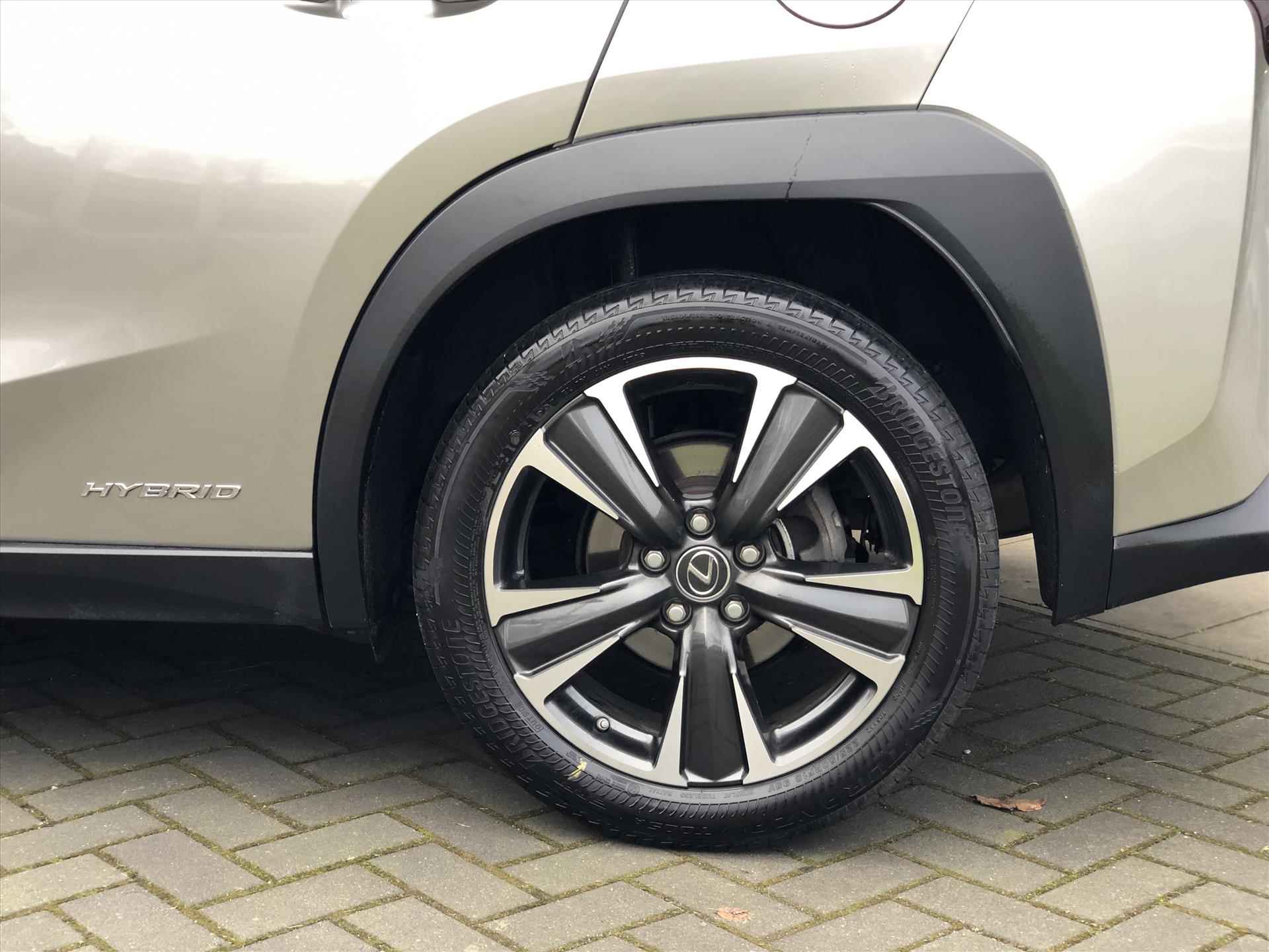 Lexus Ux 250h 184pk Preference Line | Trekhaak, Dodehoekherkenning, 18 inch, Leer, Stoelverwarming, Parkeersensoren, Navigatie - 5/28