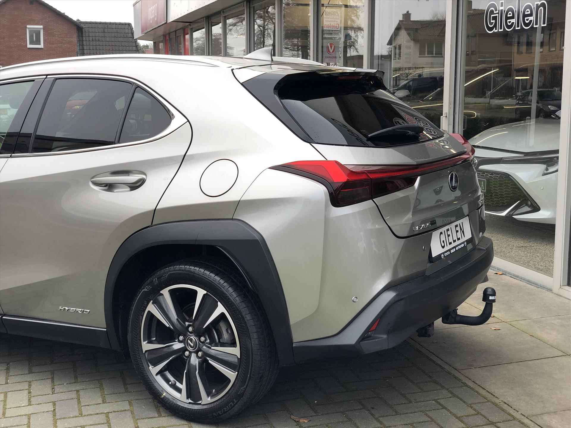 Lexus Ux 250h 184pk Preference Line | Trekhaak, Dodehoekherkenning, 18 inch, Leer, Stoelverwarming, Parkeersensoren, Navigatie - 11/28