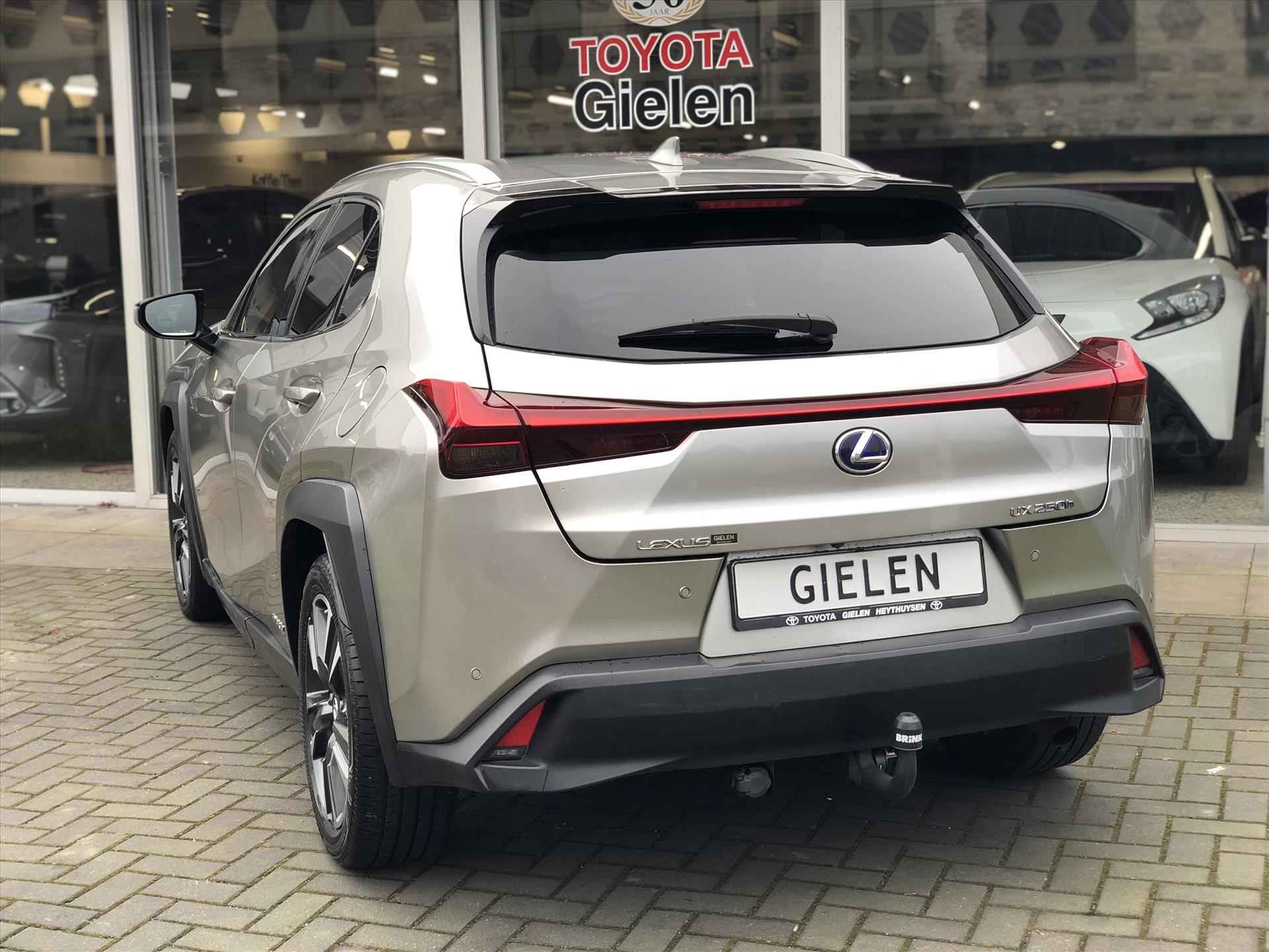 Lexus Ux 250h 184pk Preference Line | Trekhaak, Dodehoekherkenning, 18 inch, Leer, Stoelverwarming, Parkeersensoren, Navigatie - 14/28