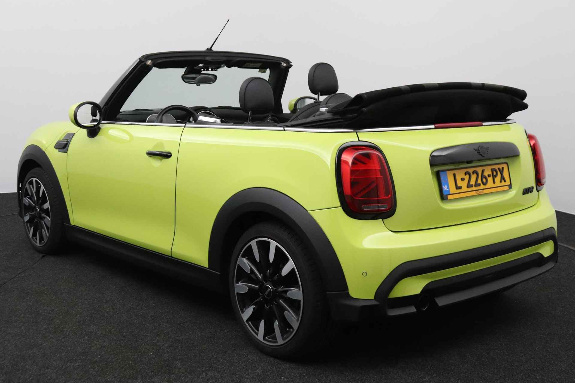 Mini Mini Cabrio 1.5 Cooper Sidewalk Edition | Navigatie | Achteruitrijcamera | Harman Kardon | Head-Up display - 8/56