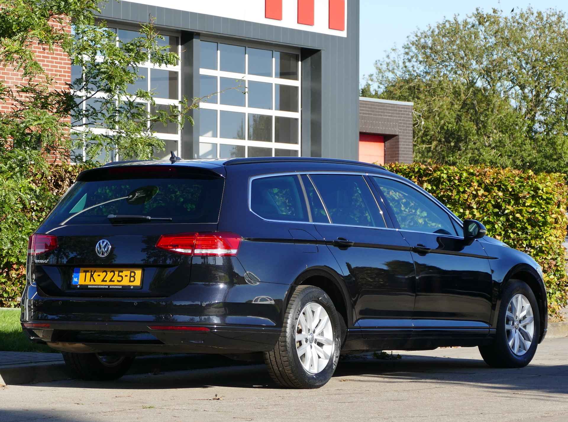 Volkswagen Passat Variant 1.4 TSI Comfortline AUTOMAAT | elektrisch panoramadak | Apple carplay/Android auto | - 2/57